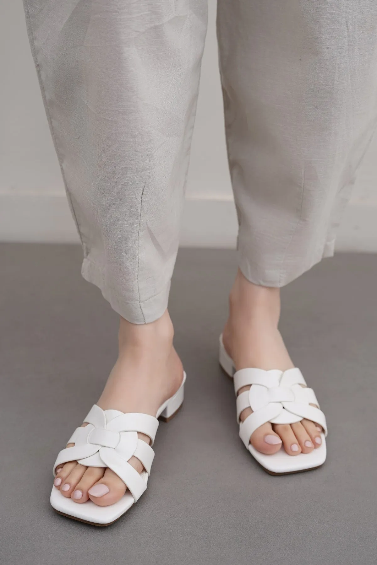 VENICE BLOCK HEELS Square Toe Pressure Relief