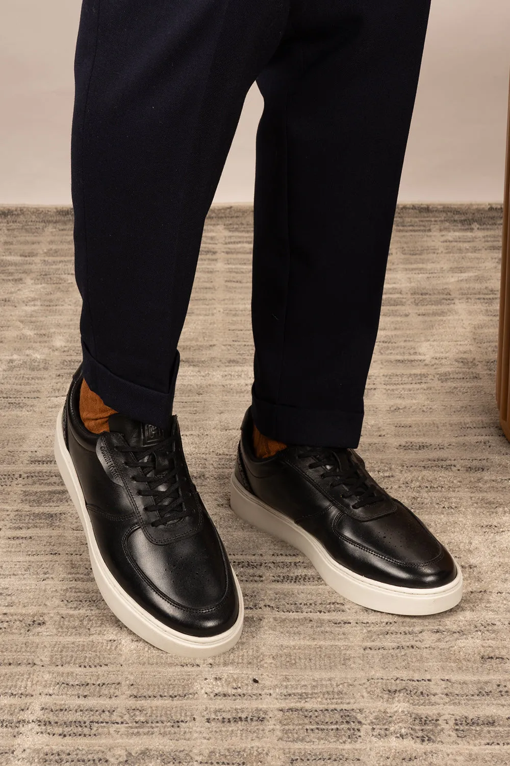 Countryside Walk Scout Black