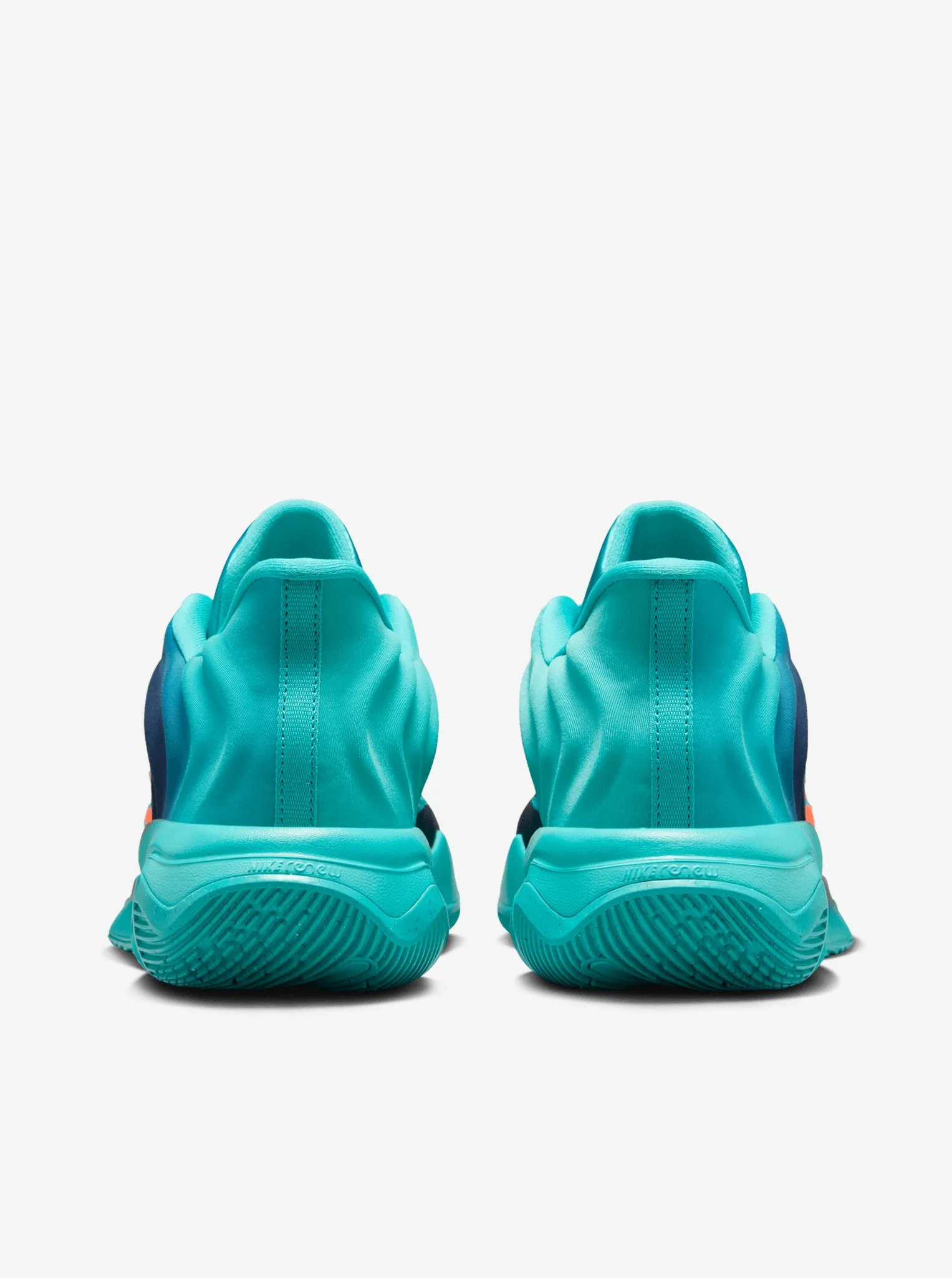 Giannis Immortality 4 Mens Daily Walking Flexible Groove Design