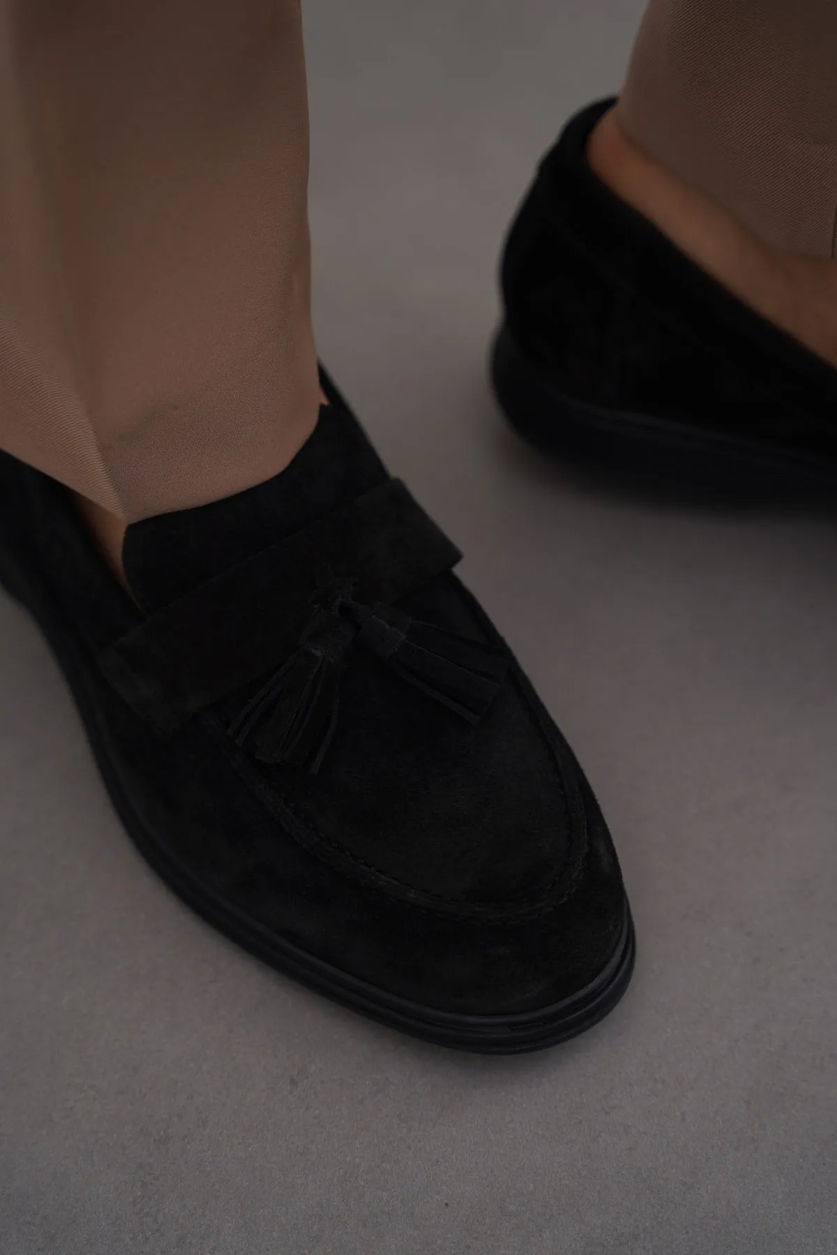 SUEDE LEATHER TASSEL LOAFERS Light