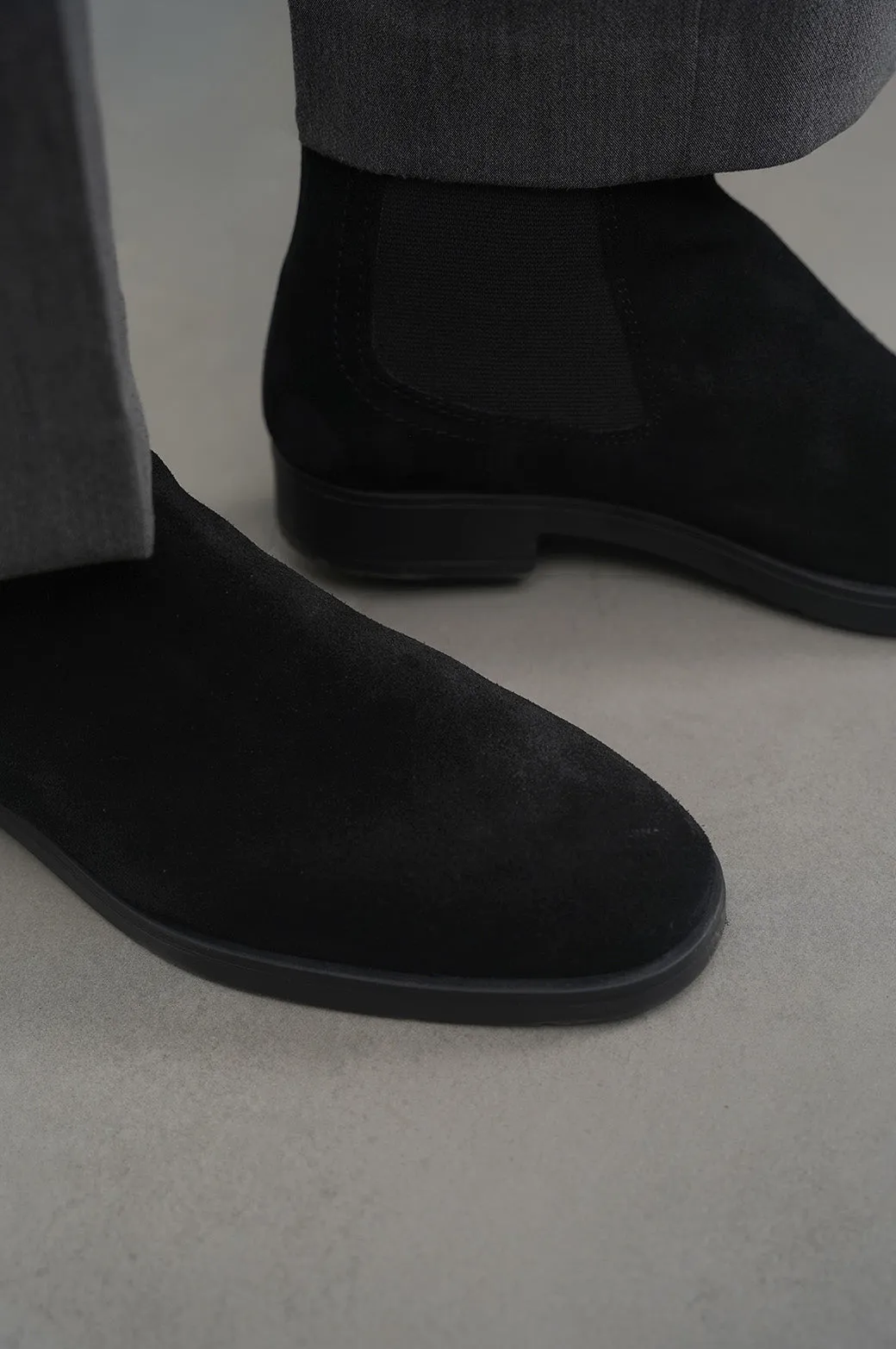 CLASSIC CHELSEA BOOTS lightweight user