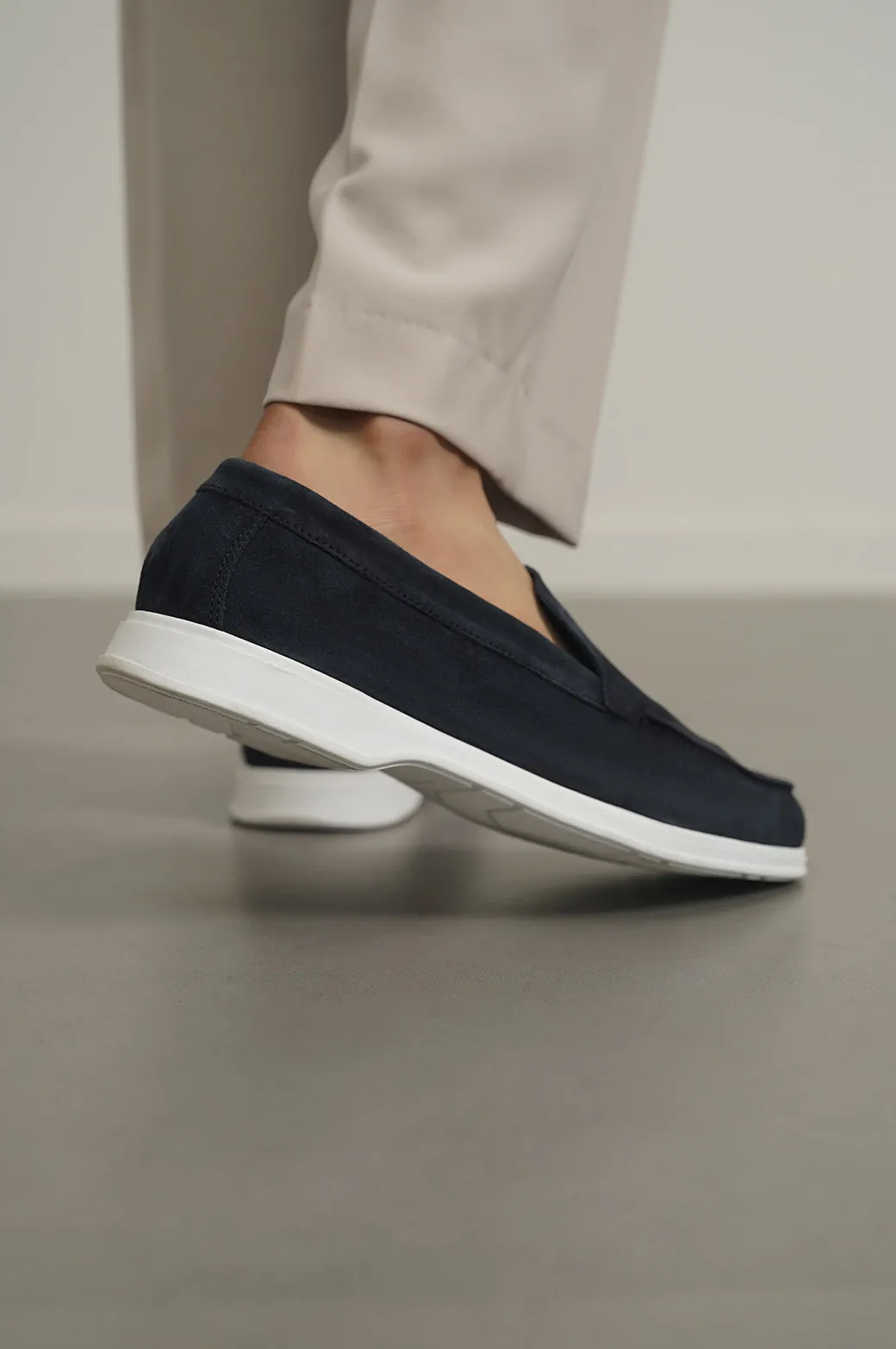 COMFORTABLE LEATHER LOAFERS Ventilation System adults - specific functions