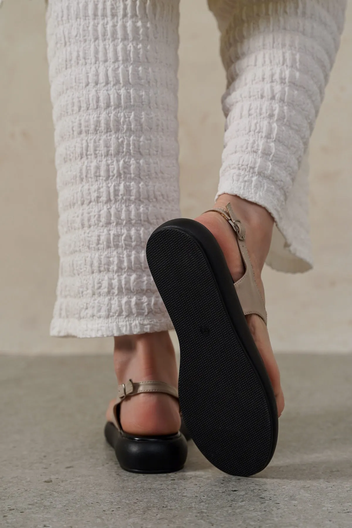 BUTTON FLIP SANDALS low - cut Affordable