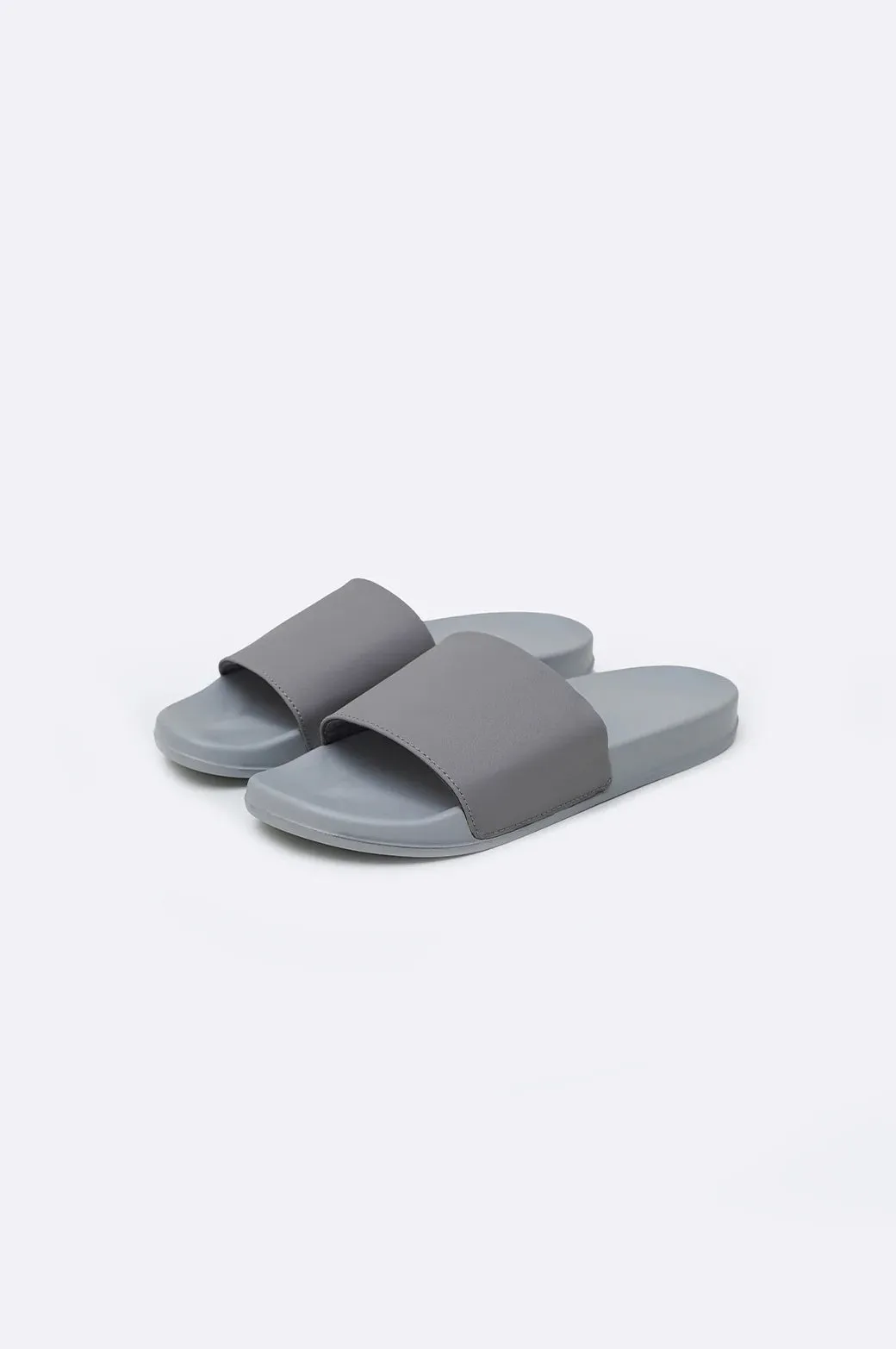 Upgraded cushioning EVERYDAY SLIDES