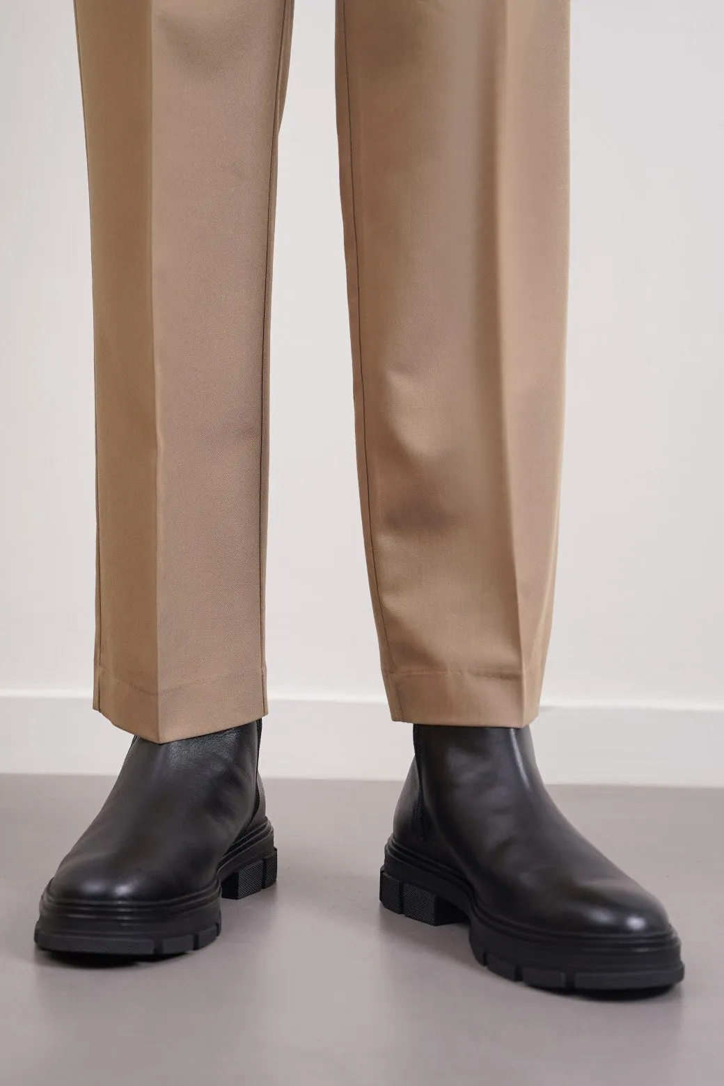 All-weather sole Non Slip Lace Lock CHUNKY LEATHER BOOTS