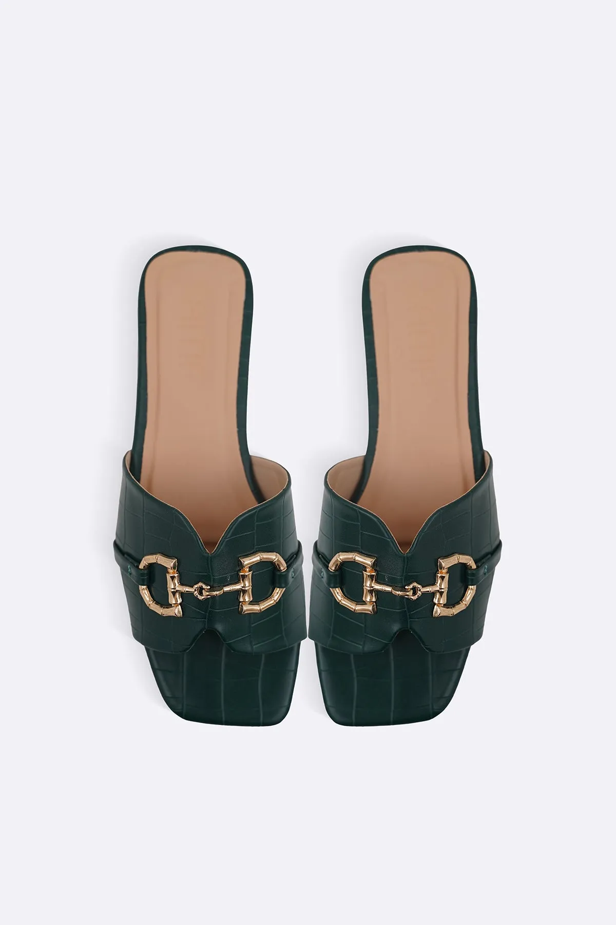 CITY BUCKLE SLIDES Enhanced Traction Pattern