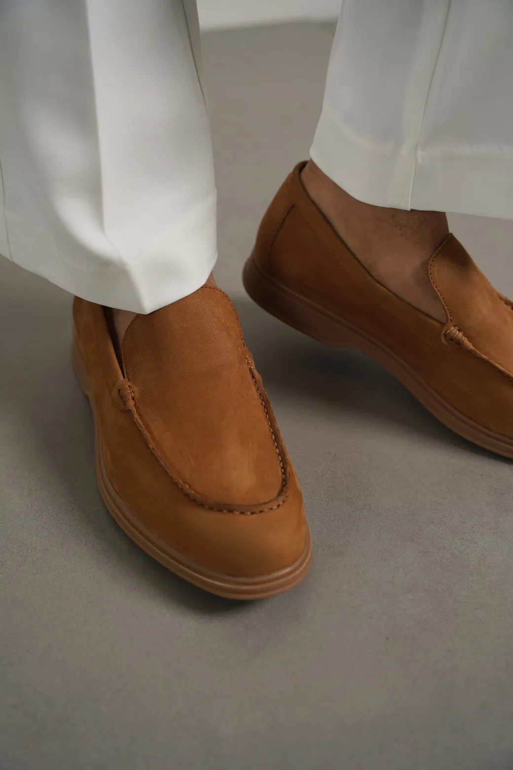 CLASSIC LEATHER LOAFERS Non Marking Sole