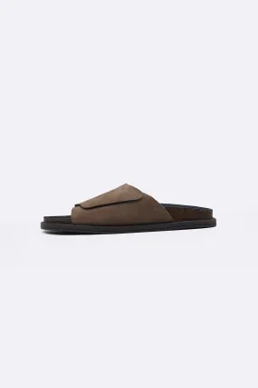 MONO SUEDE SLIDES Chic Design
