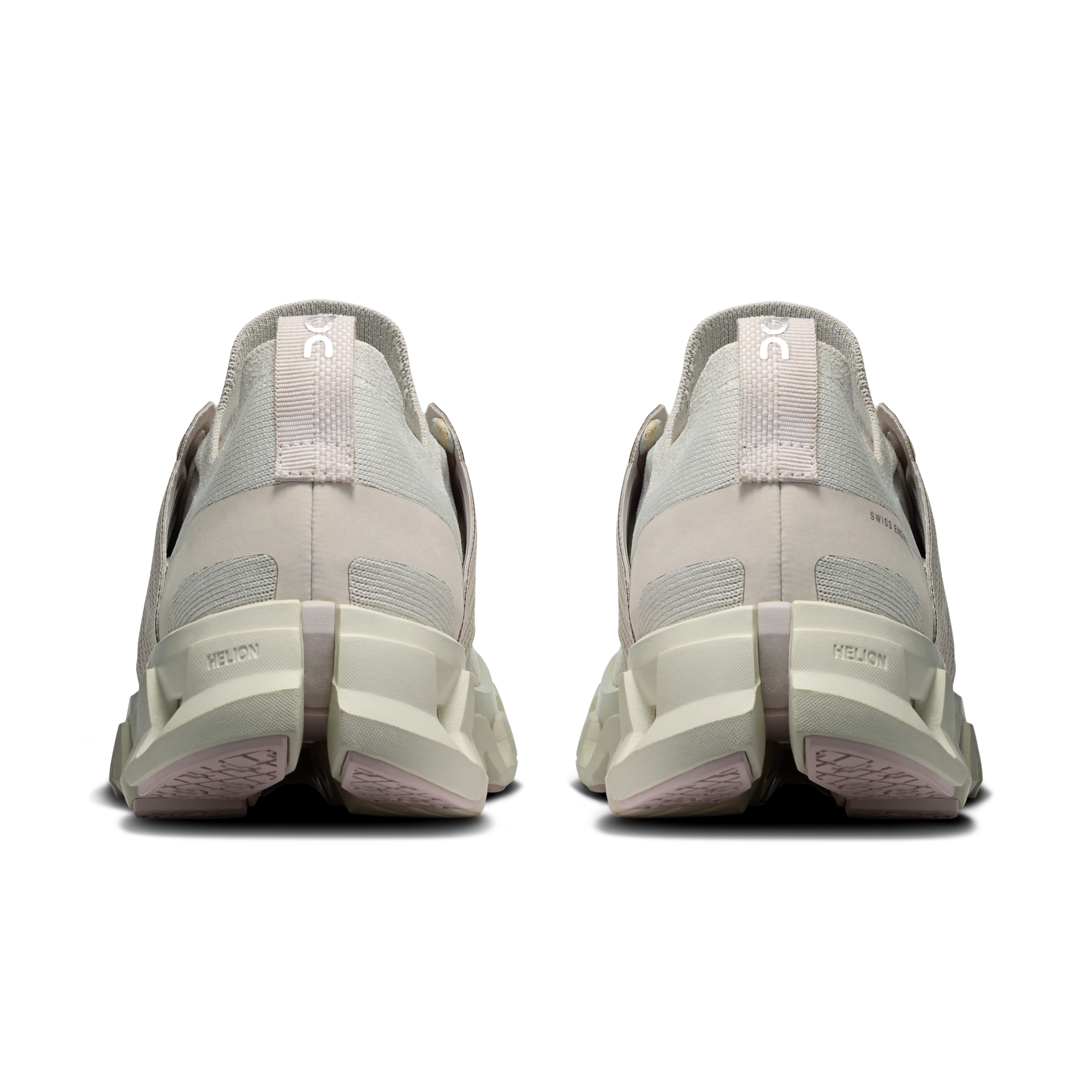 Durable Material Exclusive Design Cloudswift 4