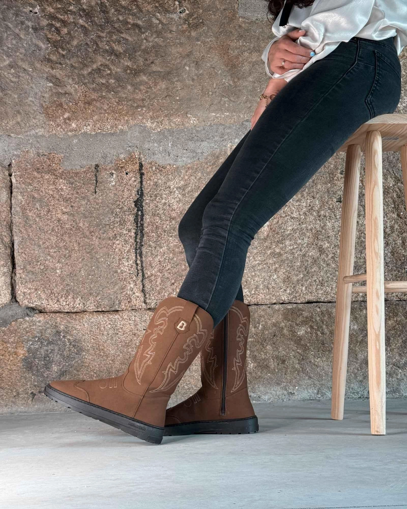 Oak Cowboy Barefoot Boots - Dallas Essential Piece