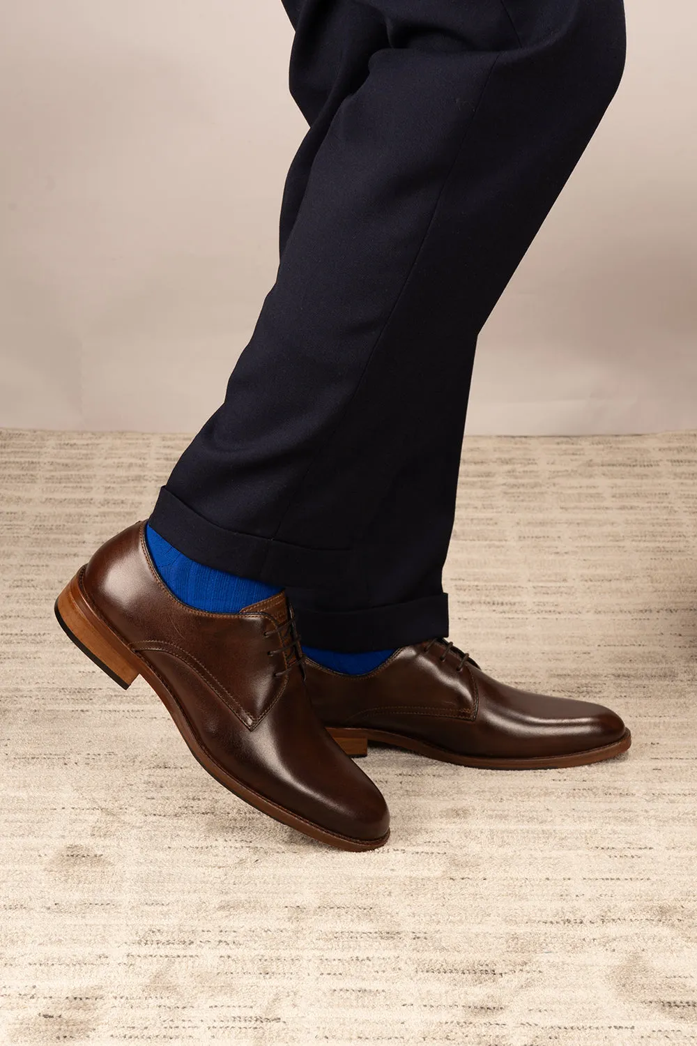 Crisp Details Edison Brown