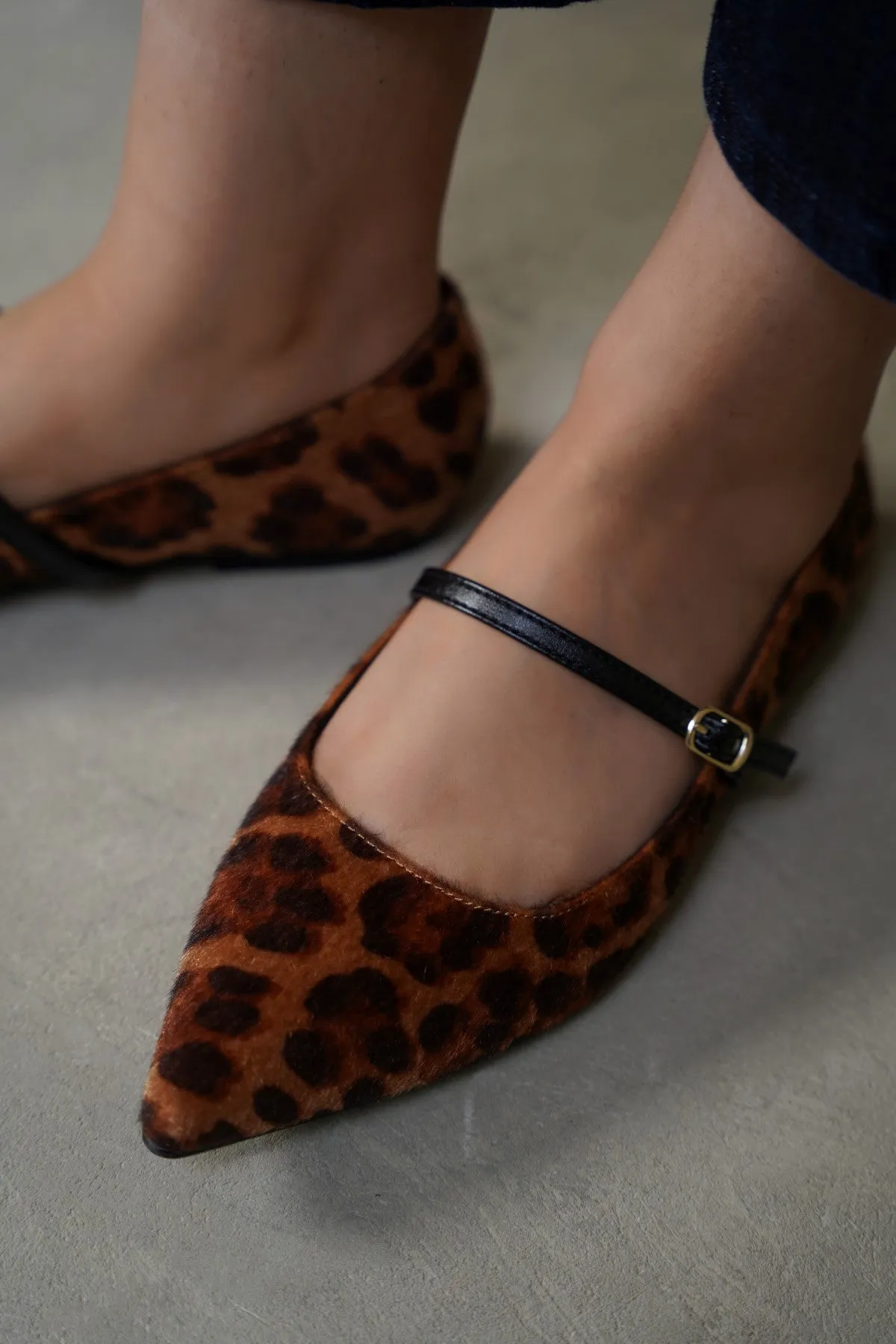 BORNEO PUMPS Iconic arch