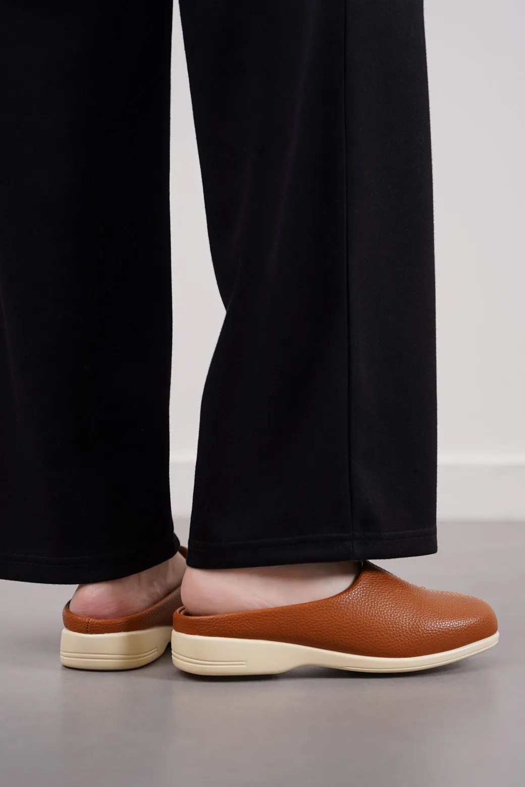 Thermal Regulating Fabric Puncture Resistant Base ELLA MAMA MULES