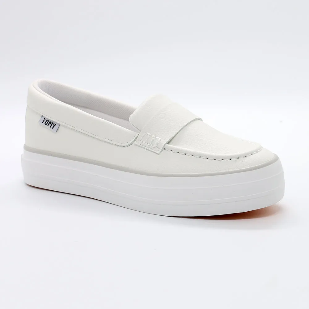 Tomy Arrow Slip On Sneaker - White Motion Fit