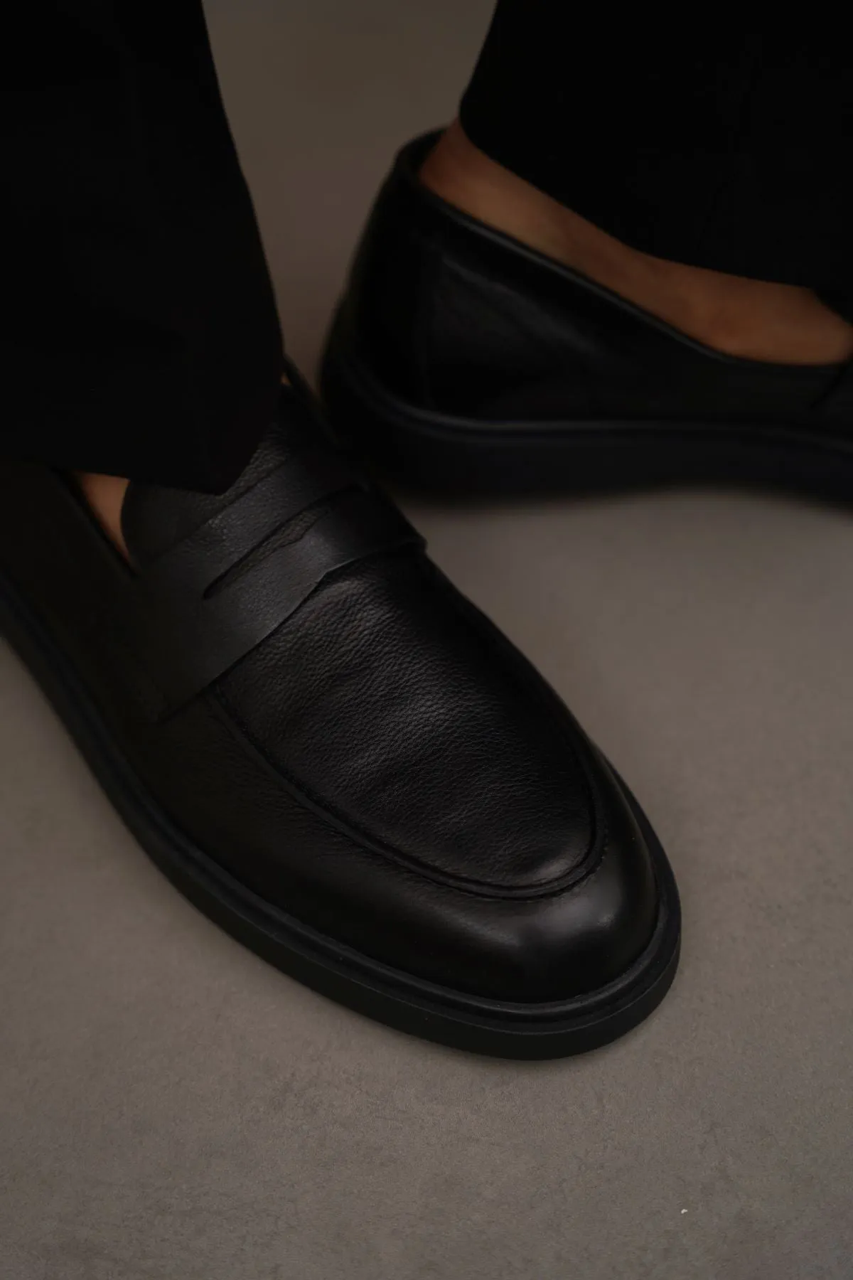 EVERYDAY LEATHER LOAFERS accurate