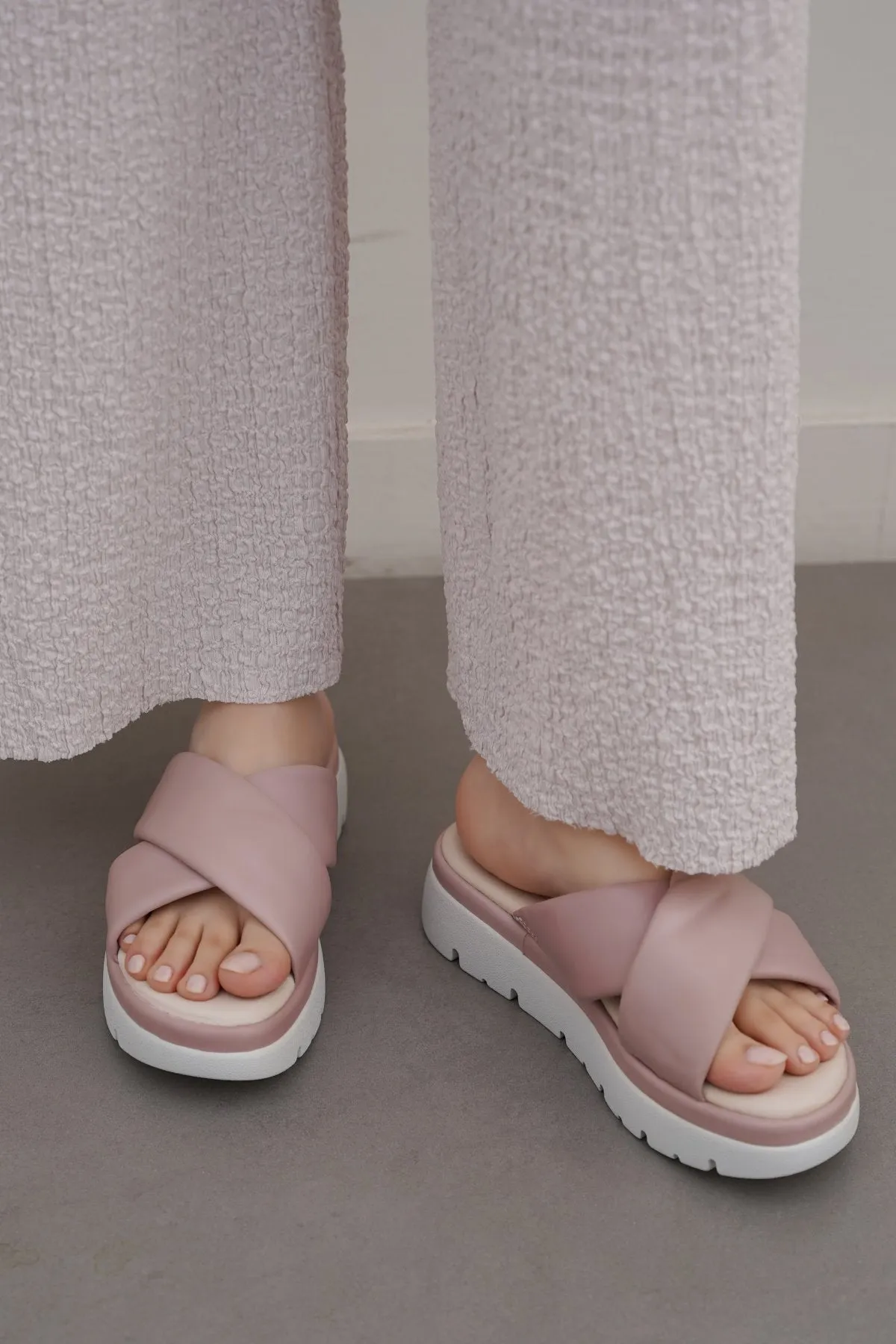 LEATHER MAMA CROSS SLIDES Barefoot Inspired