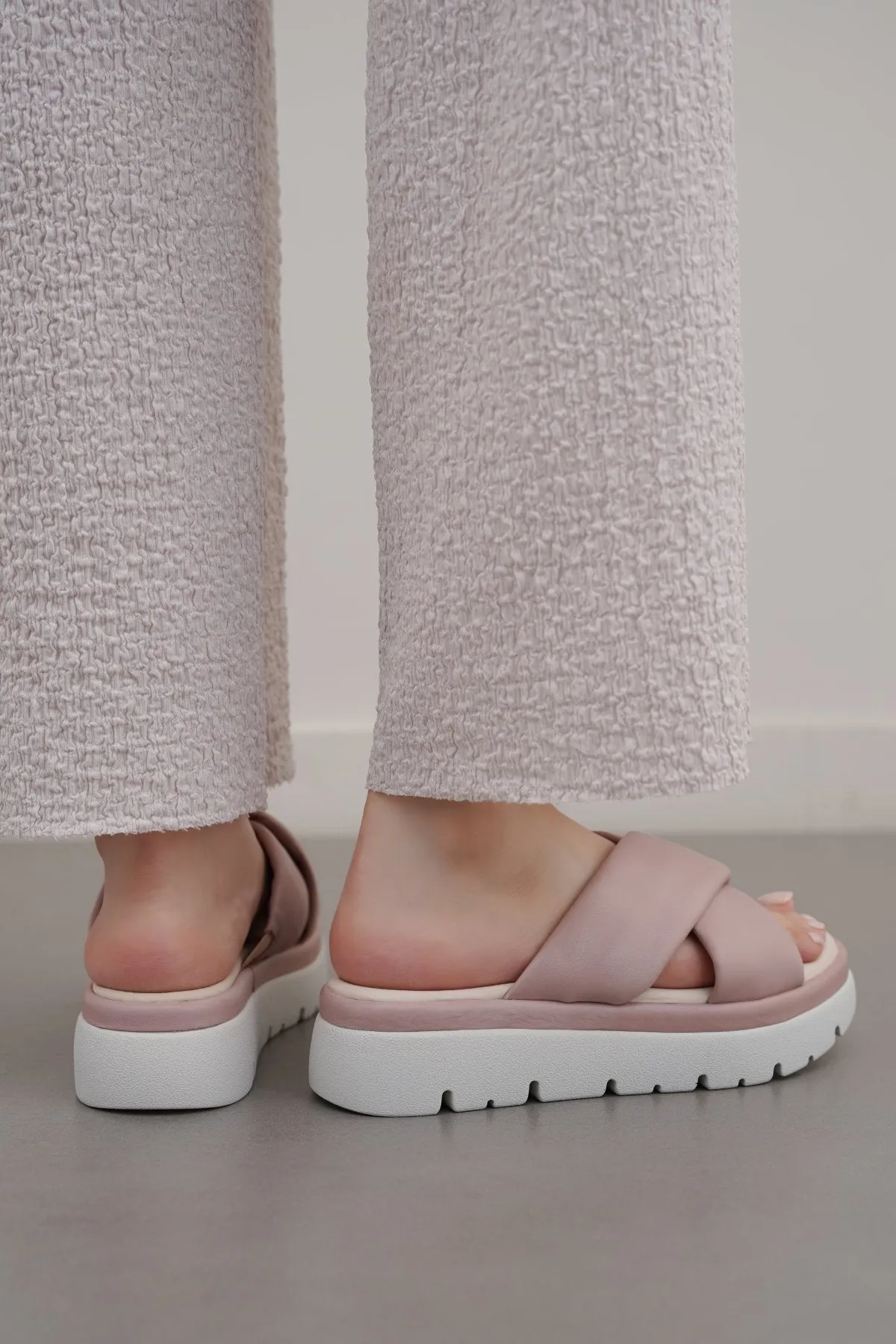 Durable touch LEATHER MAMA CROSS SLIDES