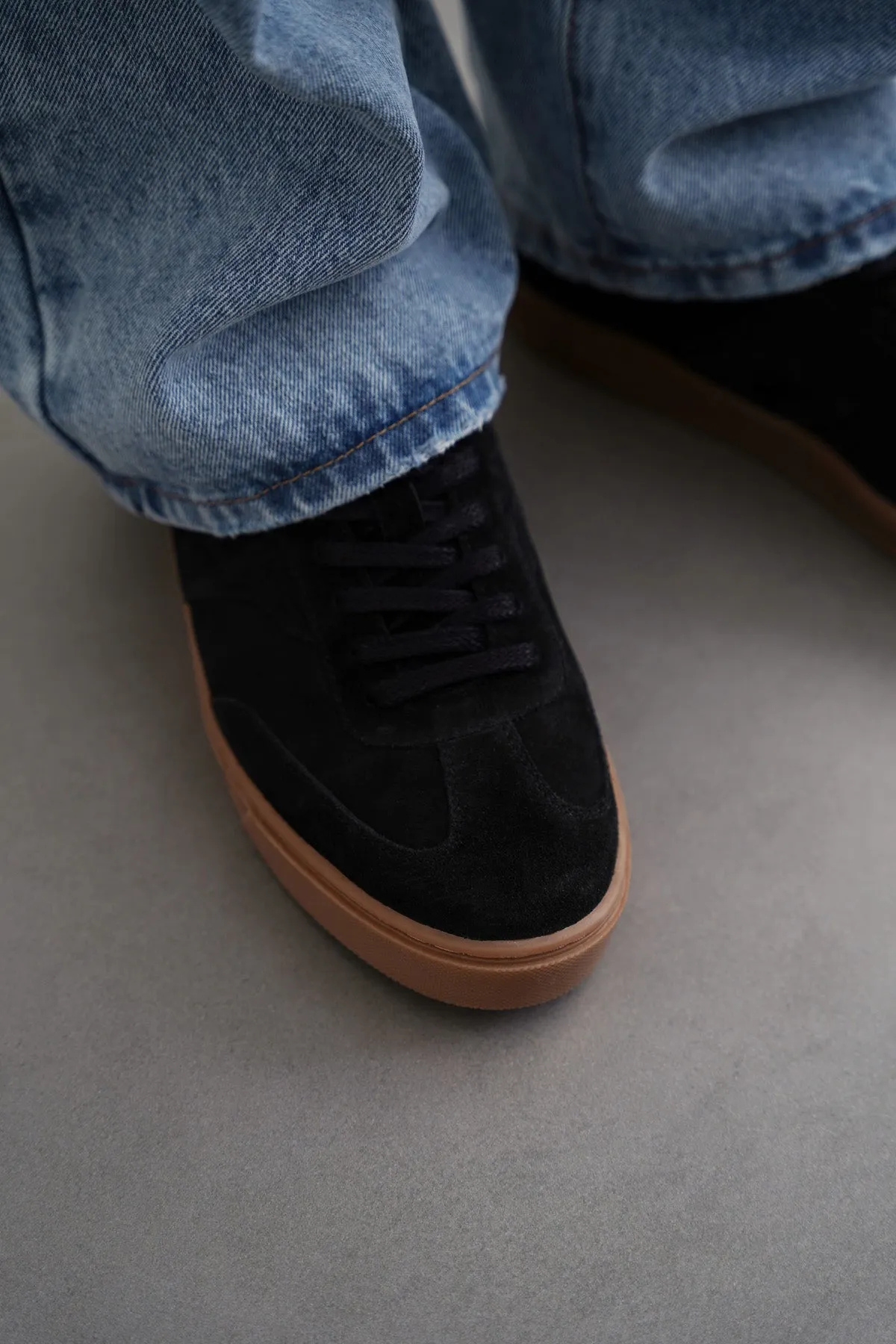 LACE-UP LEATHER SNEAKERS skiers' grip