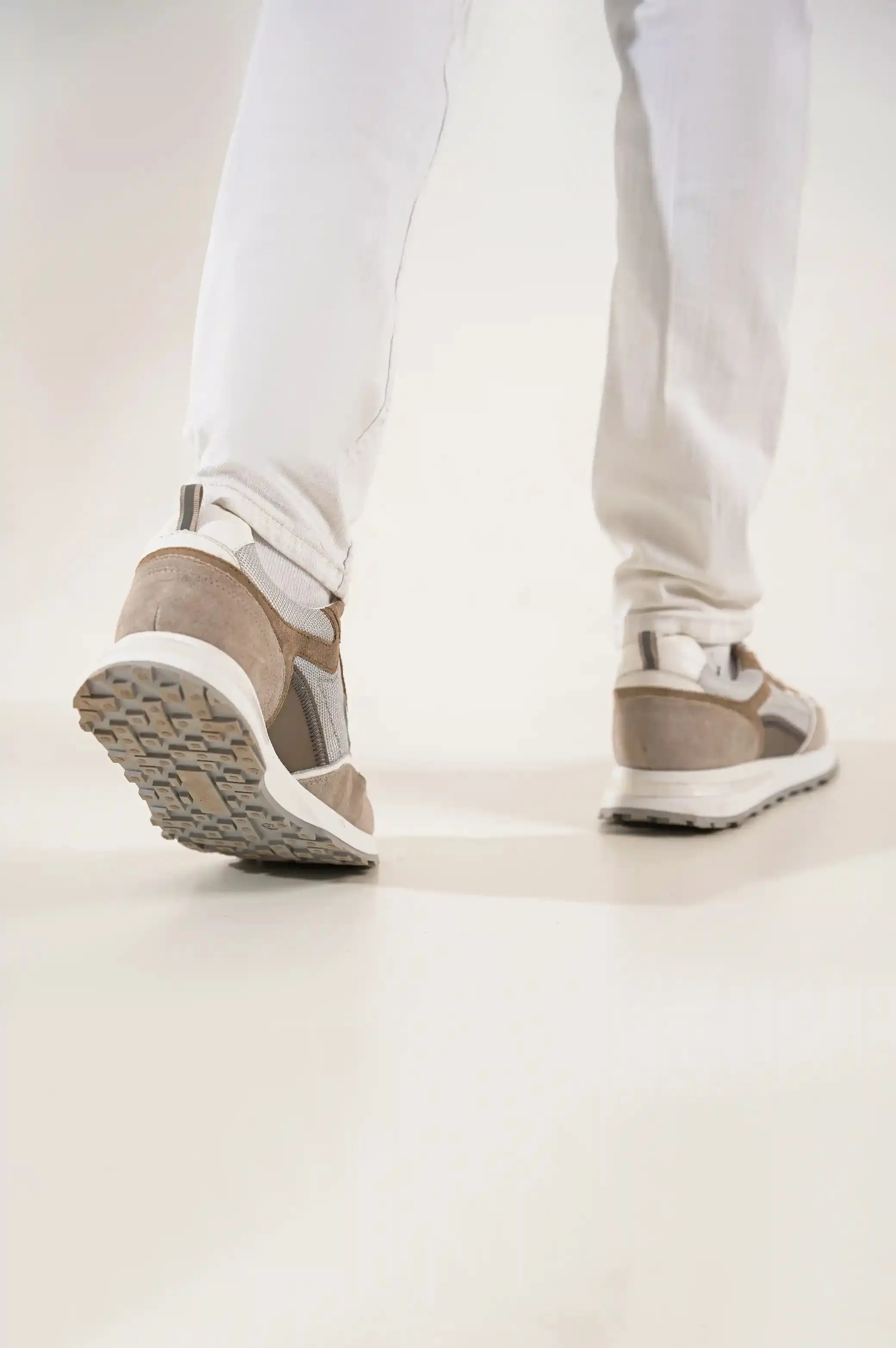 COLORBLOCK LEATHER SNEAKERS soccer players