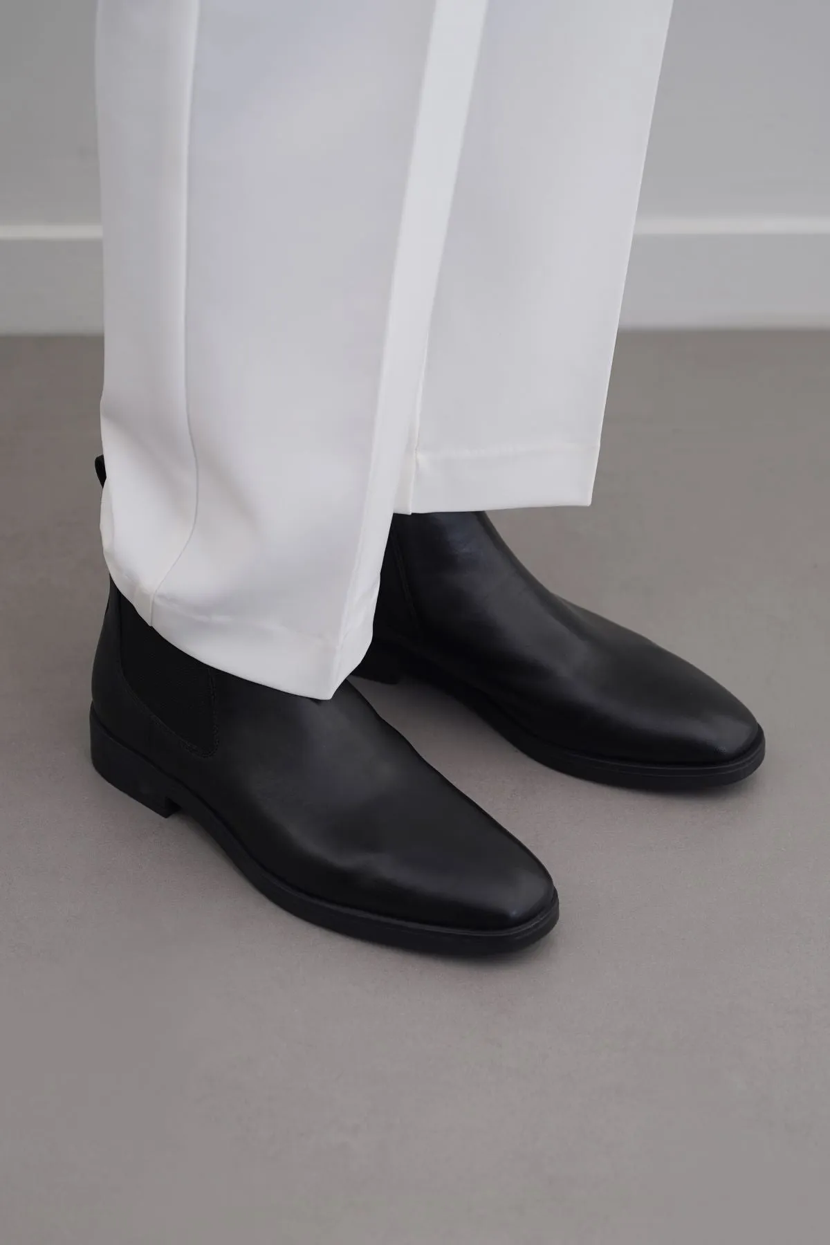 CLASSIC LEATHER CHELSEAS most trendy Distinctive materials