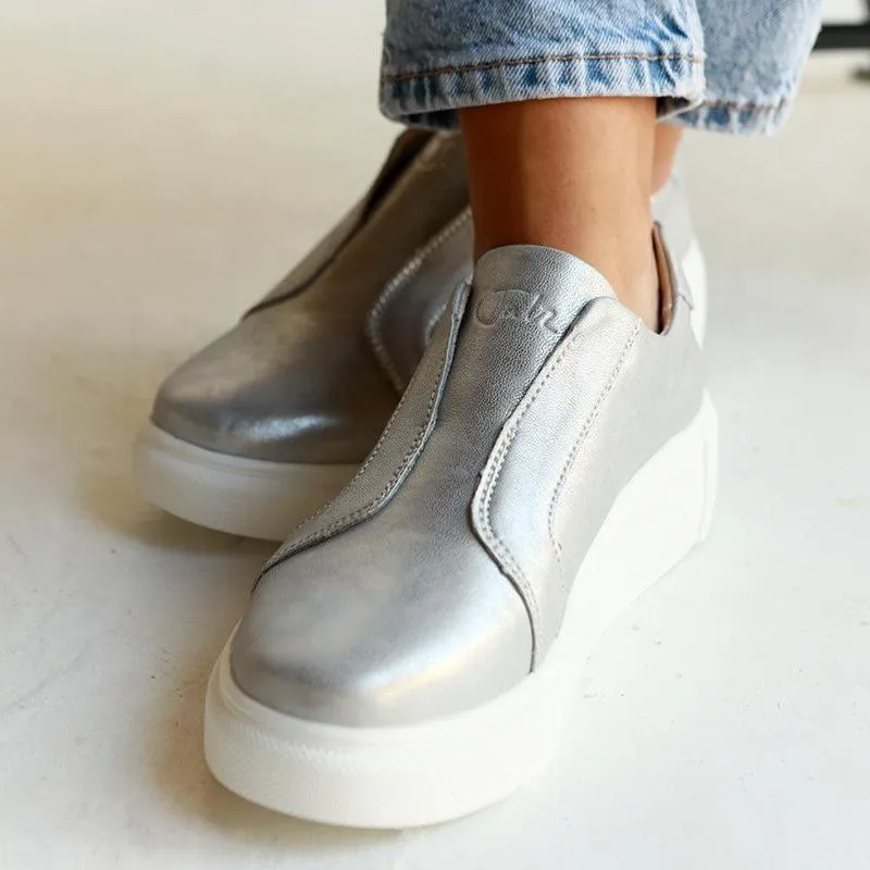 Chic Comfort Breathable Vamp Julz Serena Leather Sneaker - Silver