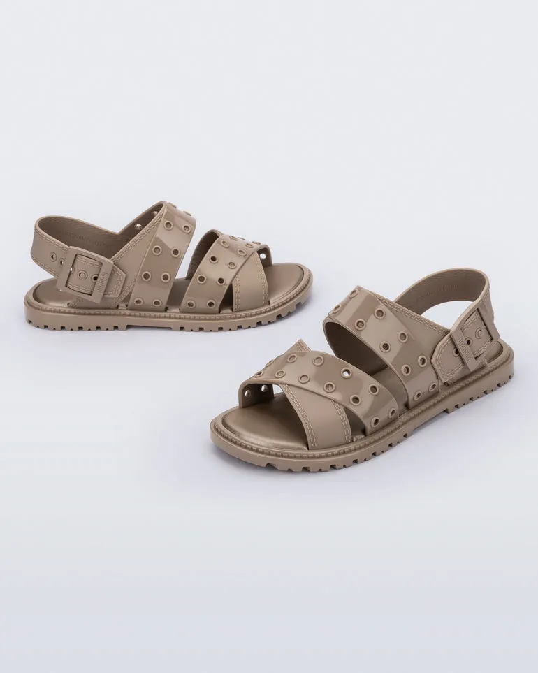 Thermoregulating Fabric Minimalist Design Lock Sandal Ad - Beige