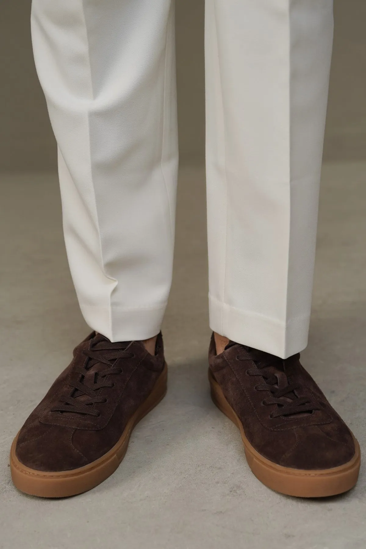 LOW-TOP LEATHER SNEAKERS Reliable Sole