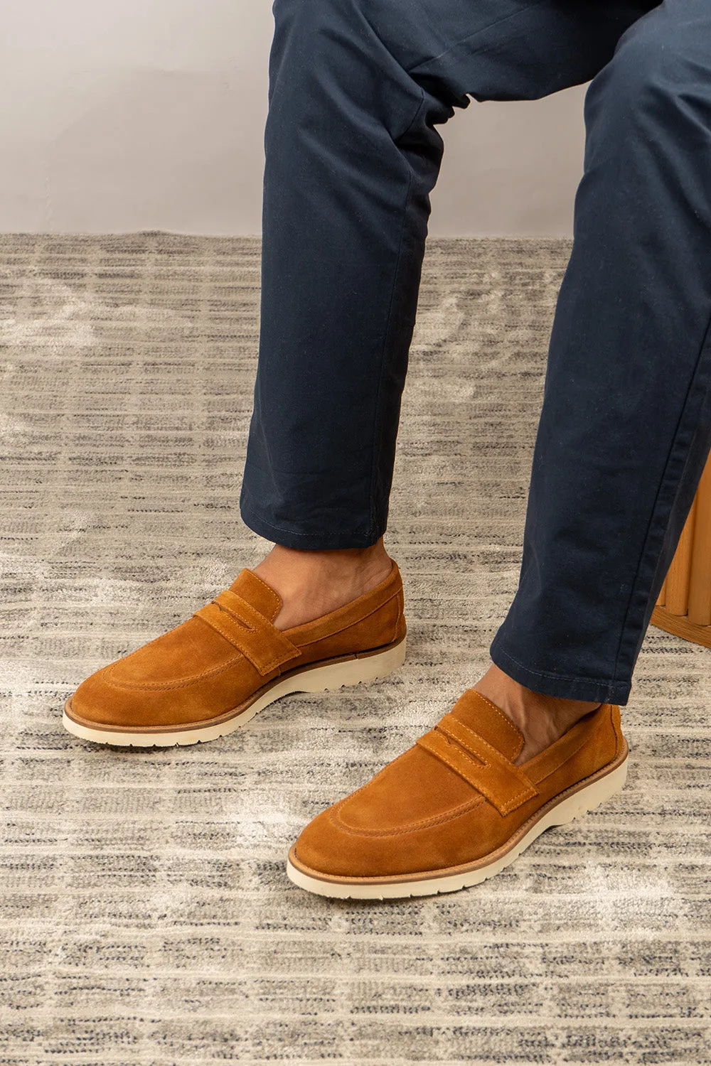 Street Scene Date night Mason Suede Walnut