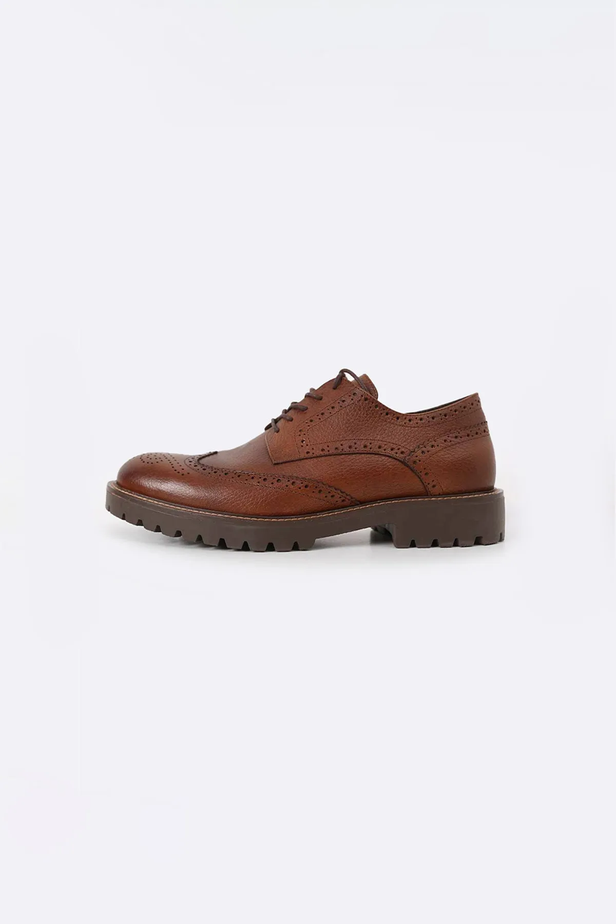LOW-TOP LEATHER BROGUES Seamless Comfort