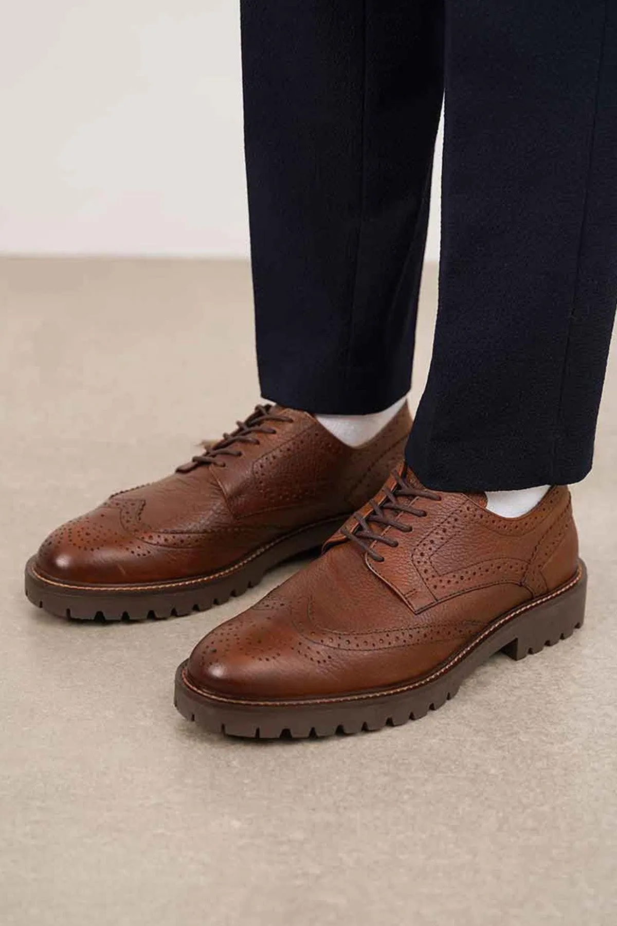heaviest LOW-TOP LEATHER BROGUES