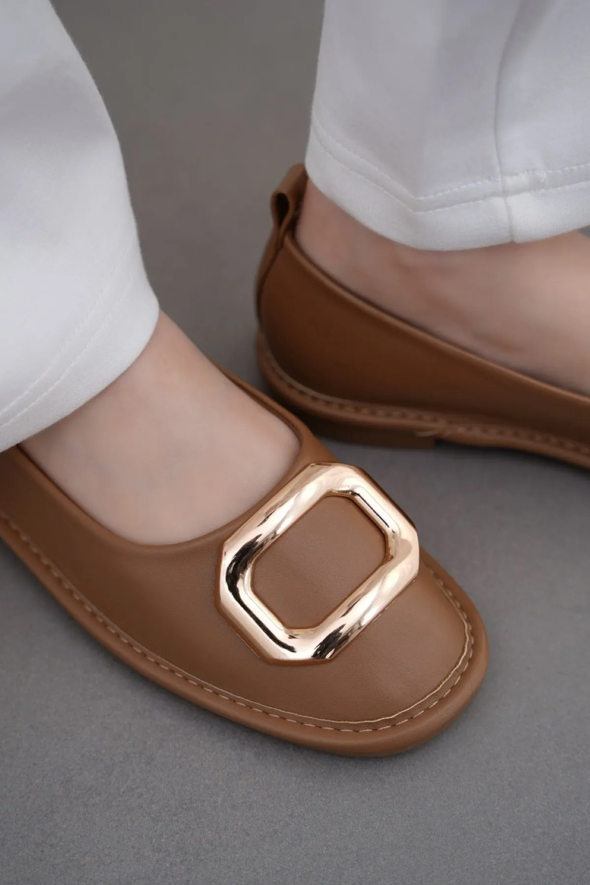 SOFT BUCKLE PUMPS Iconic look