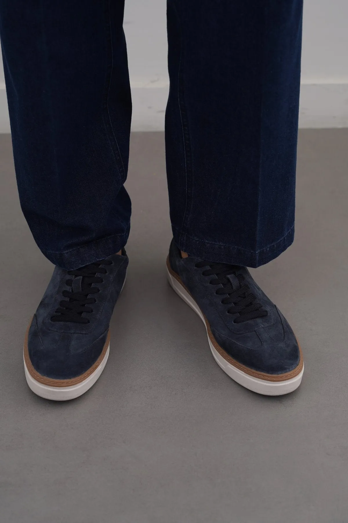 LACE-UP LEATHER SNEAKERS Non Slip Internal Sockliner traction - reliability - level