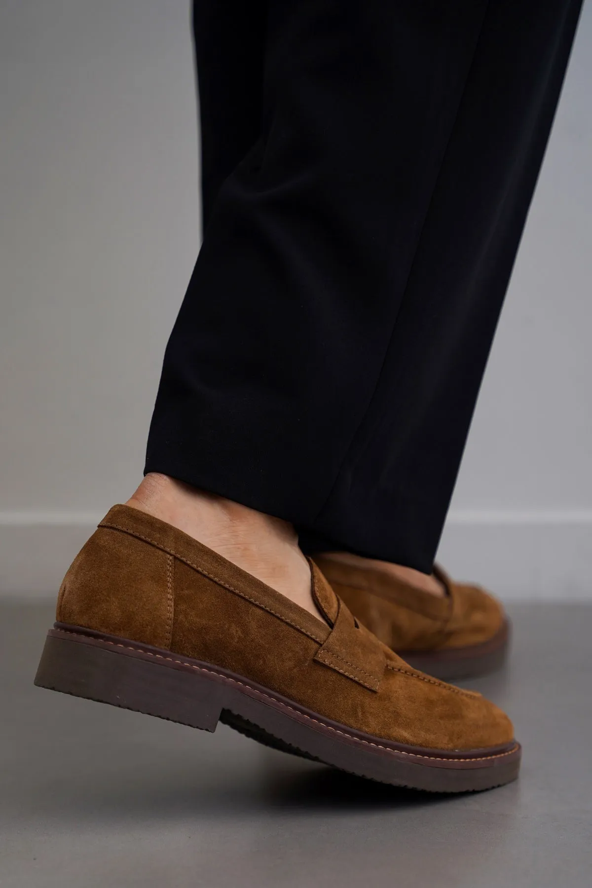 SUEDE LEATHER LOAFERS Cool in summer