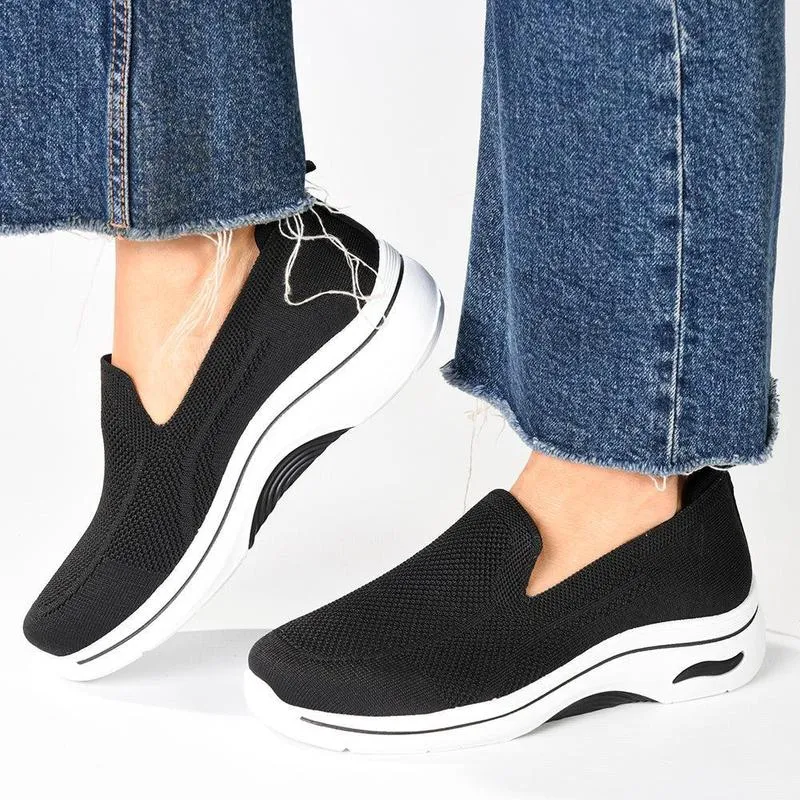 Ready For Action Aerodynamic Shaping Alessio Fly Knit Slip On Sneaker  - Black / White