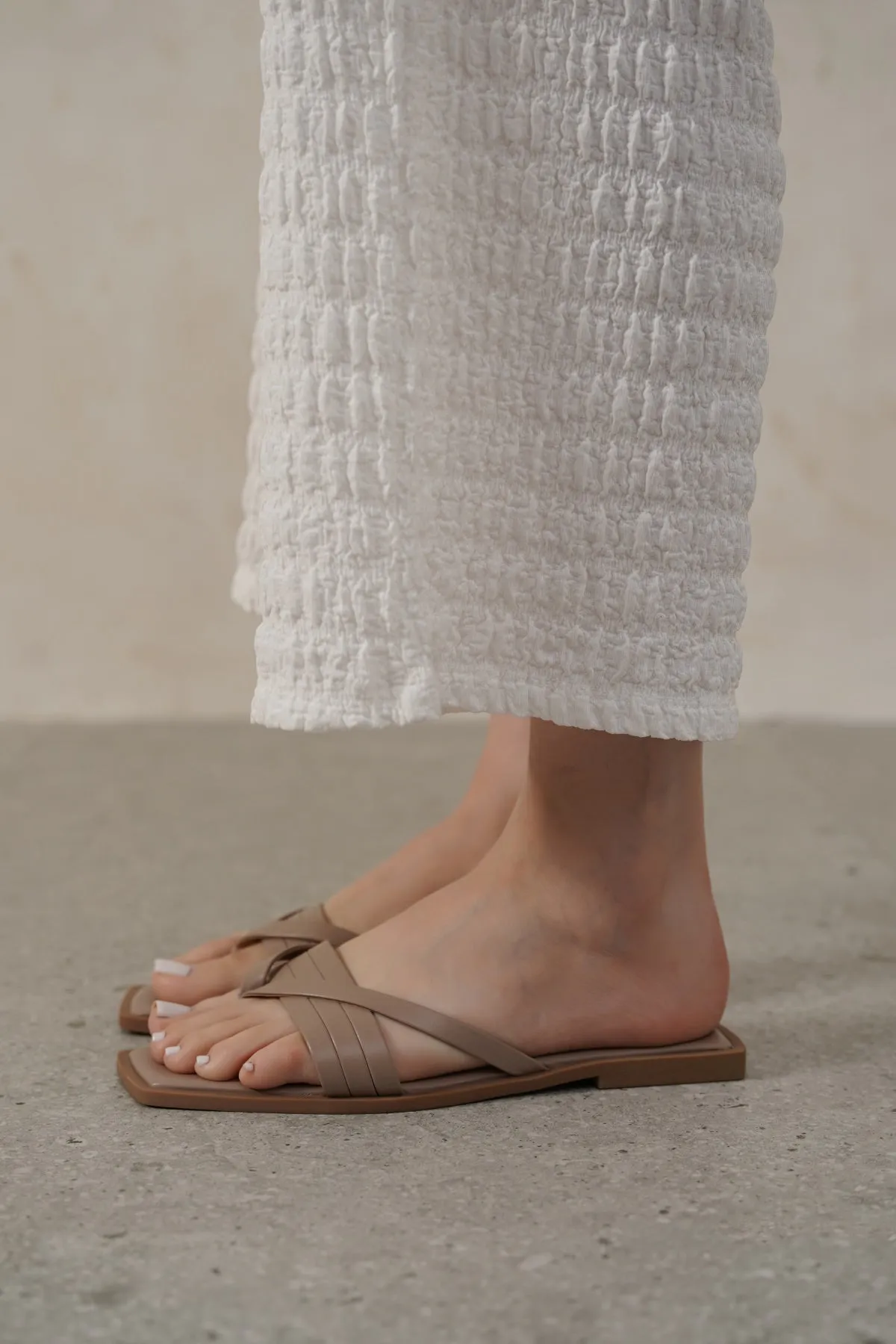 walking companions LUCCA STRAPPY SLIDES