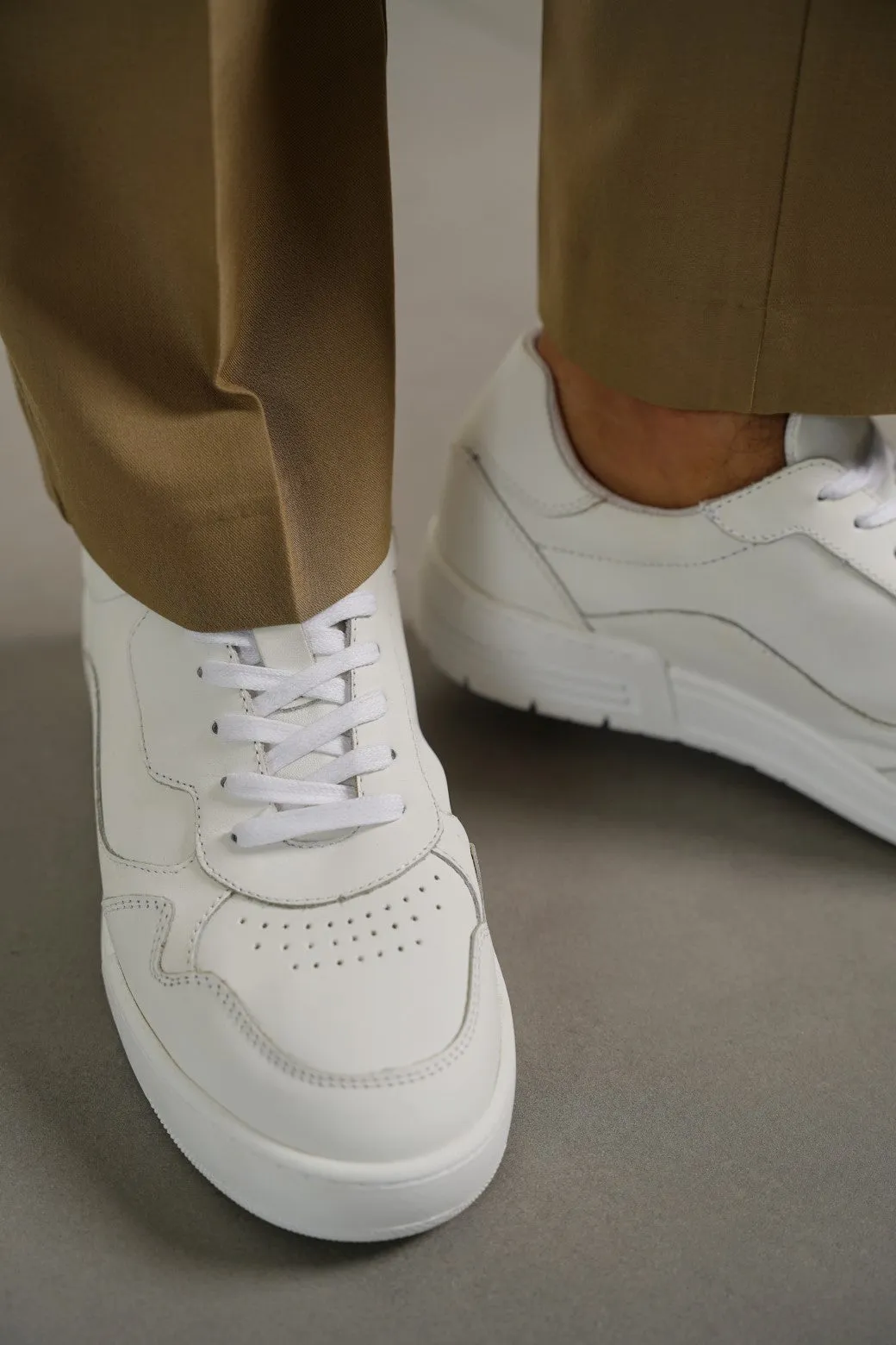 ALL WHITE LEATHER SNEAKERS elegant design