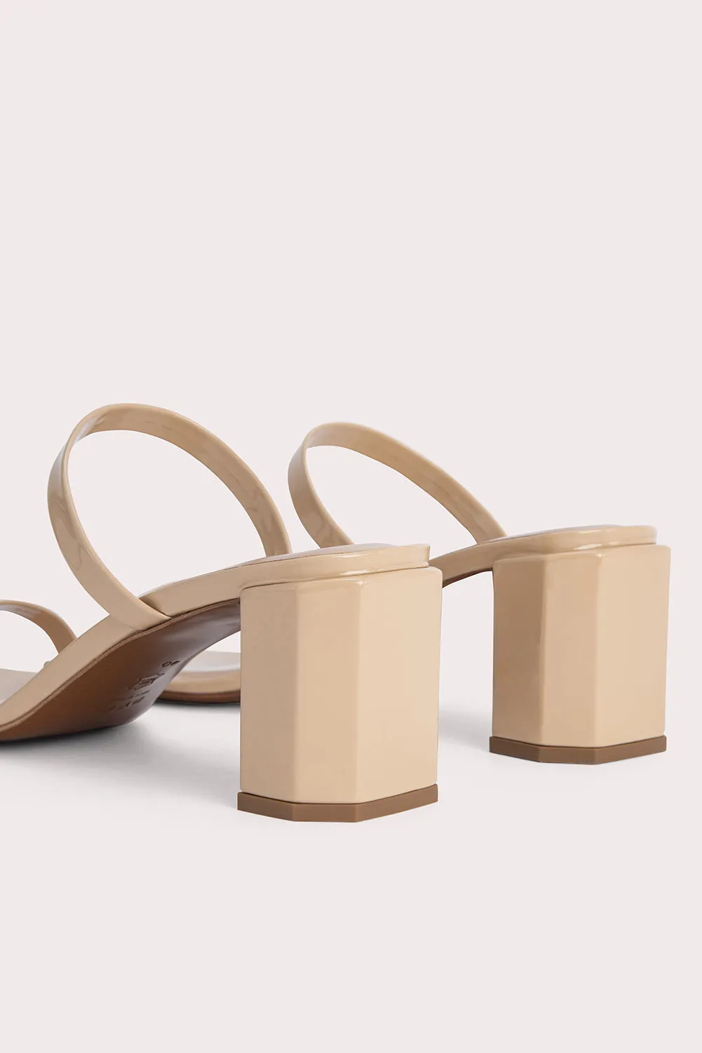 Tanya Kraft Patent Leather Temperature control street - specific features