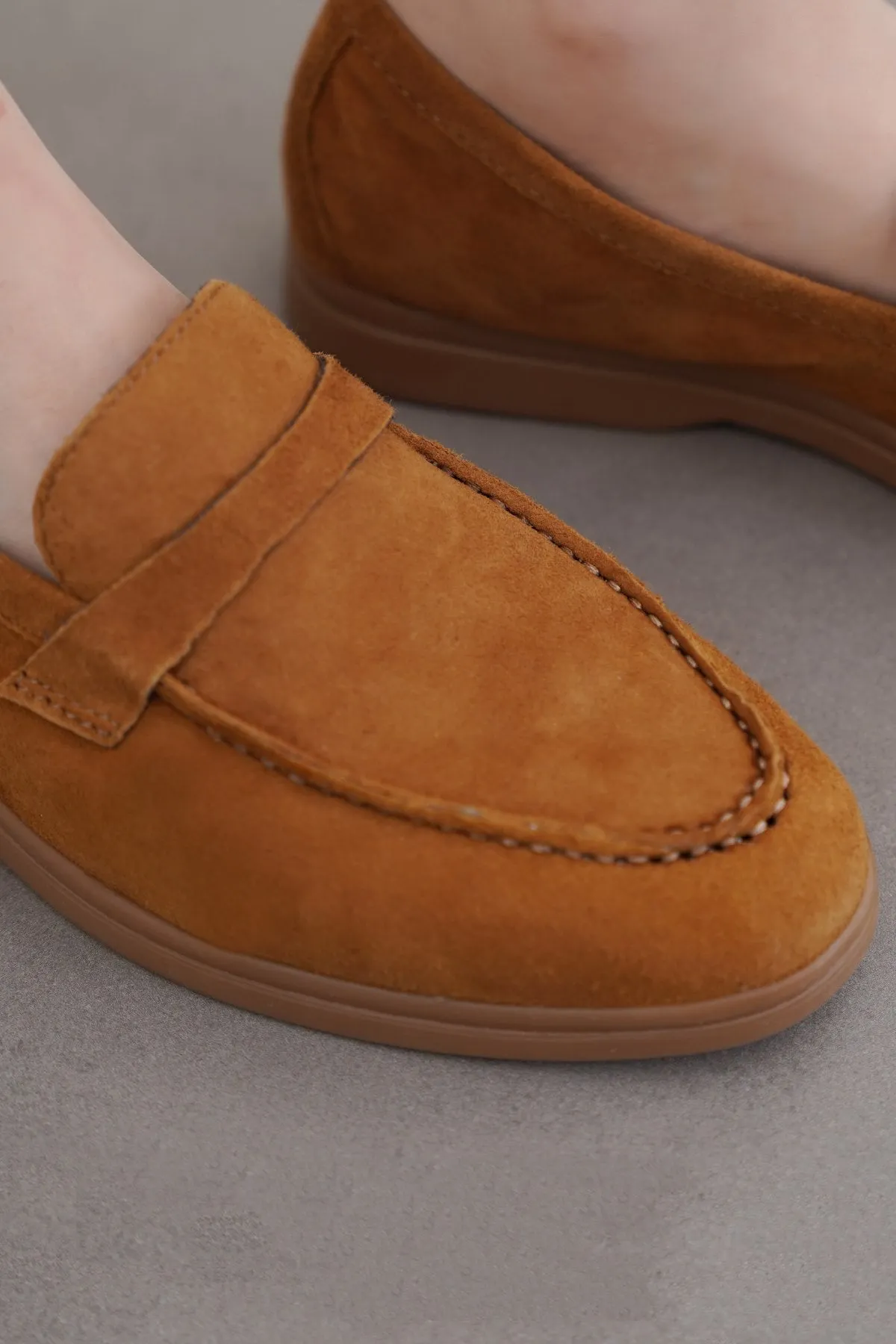 PALM & PEBBLE LEATHER LOAFERS Stacked Heel Technology