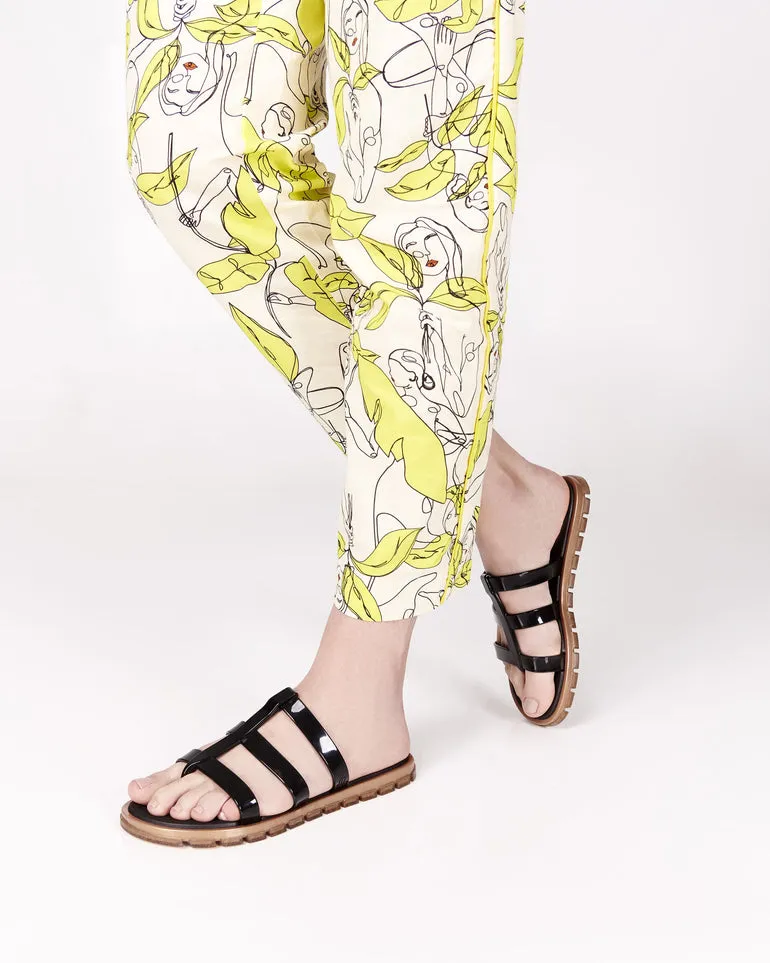 Path Slide - Black/Gold desirable