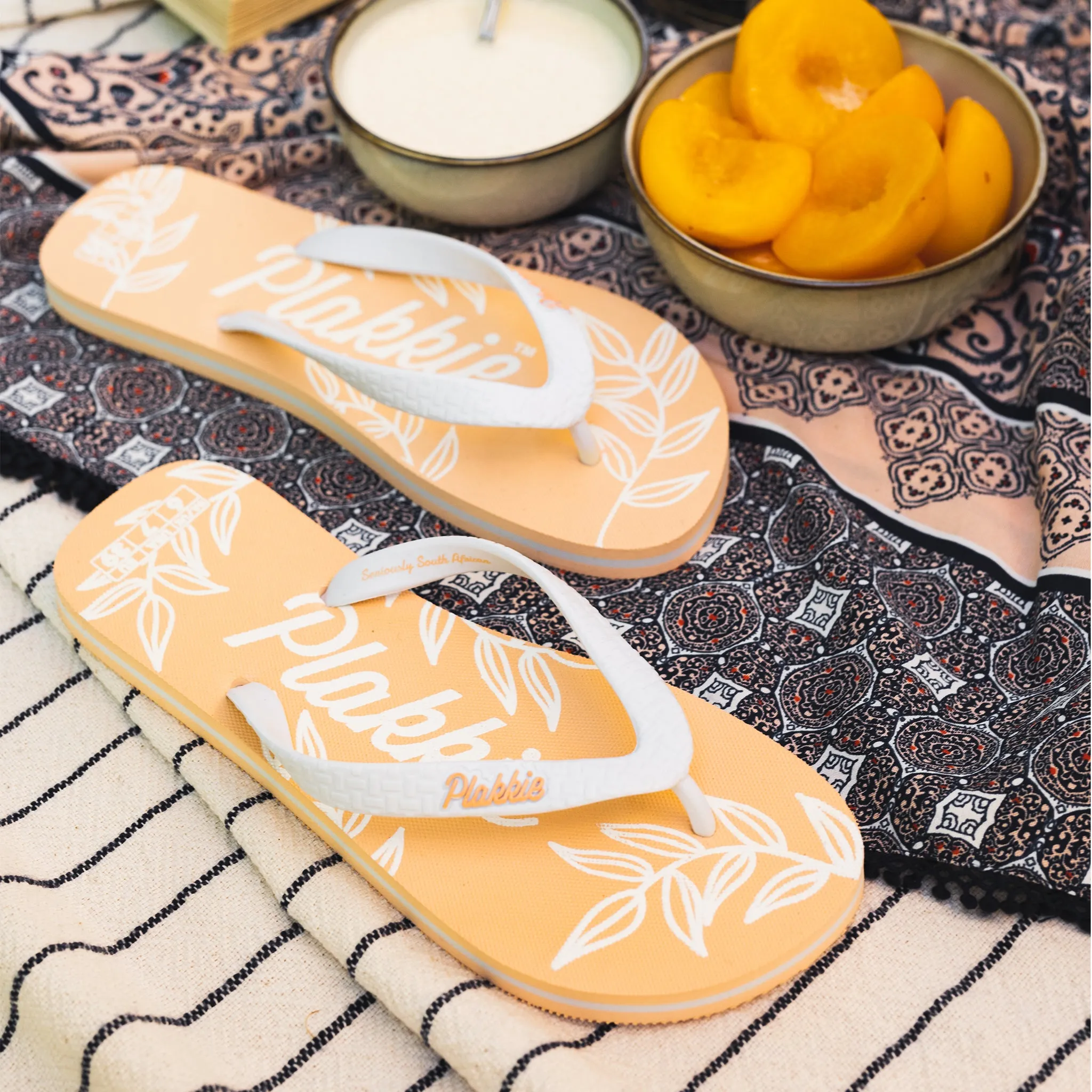 Pastel Glow Abrasion-resistant Plakkie Sardinia Bay (Peach and White)