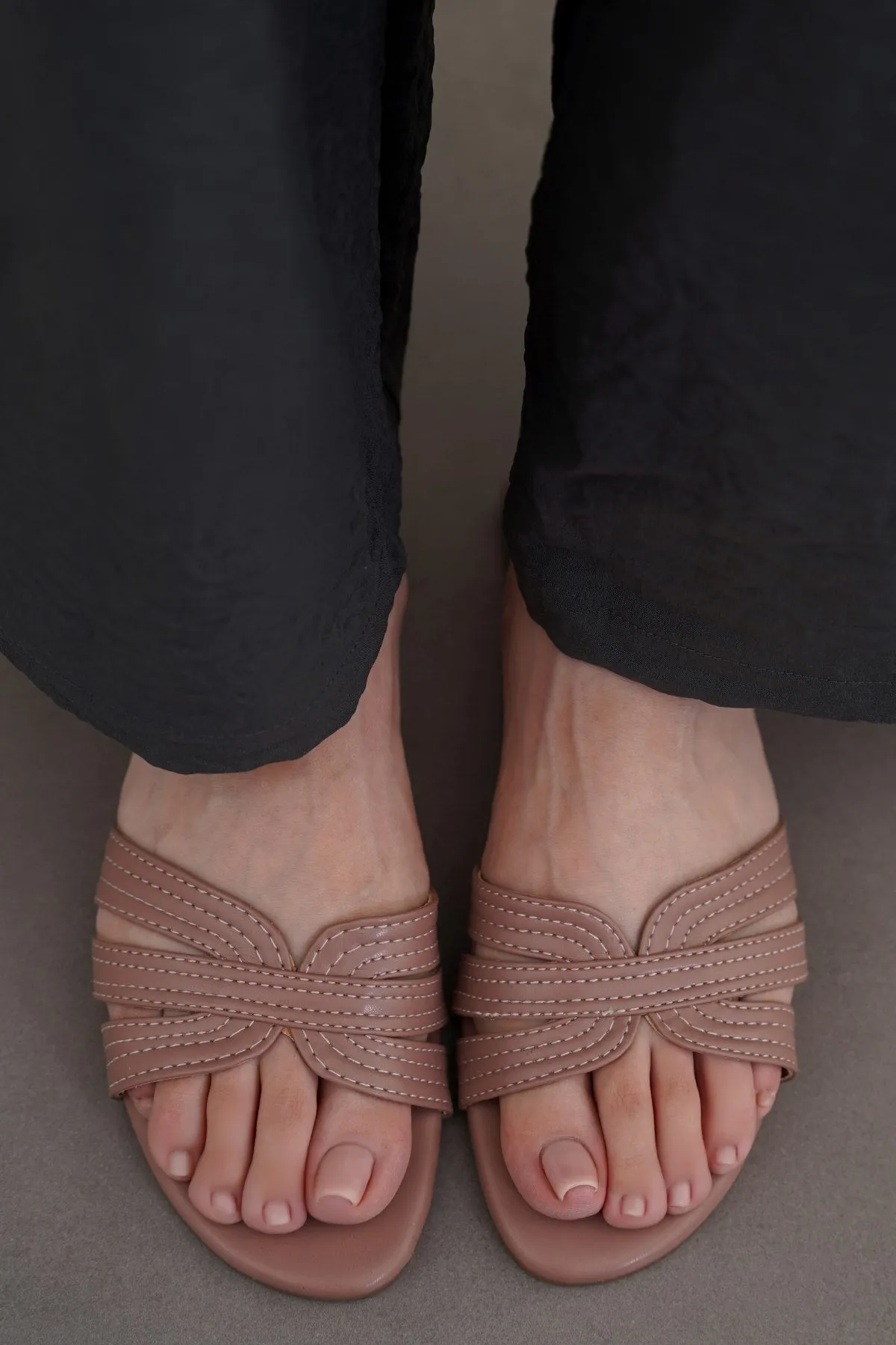 STRAPPY STITCH SLIDES Shock - absorbing midsole heeled