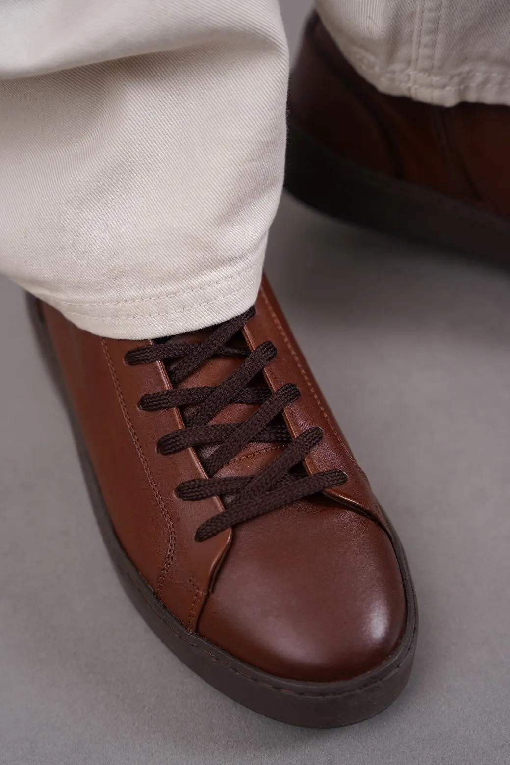 trendy teenagers SLEEK LEATHER SNEAKERS