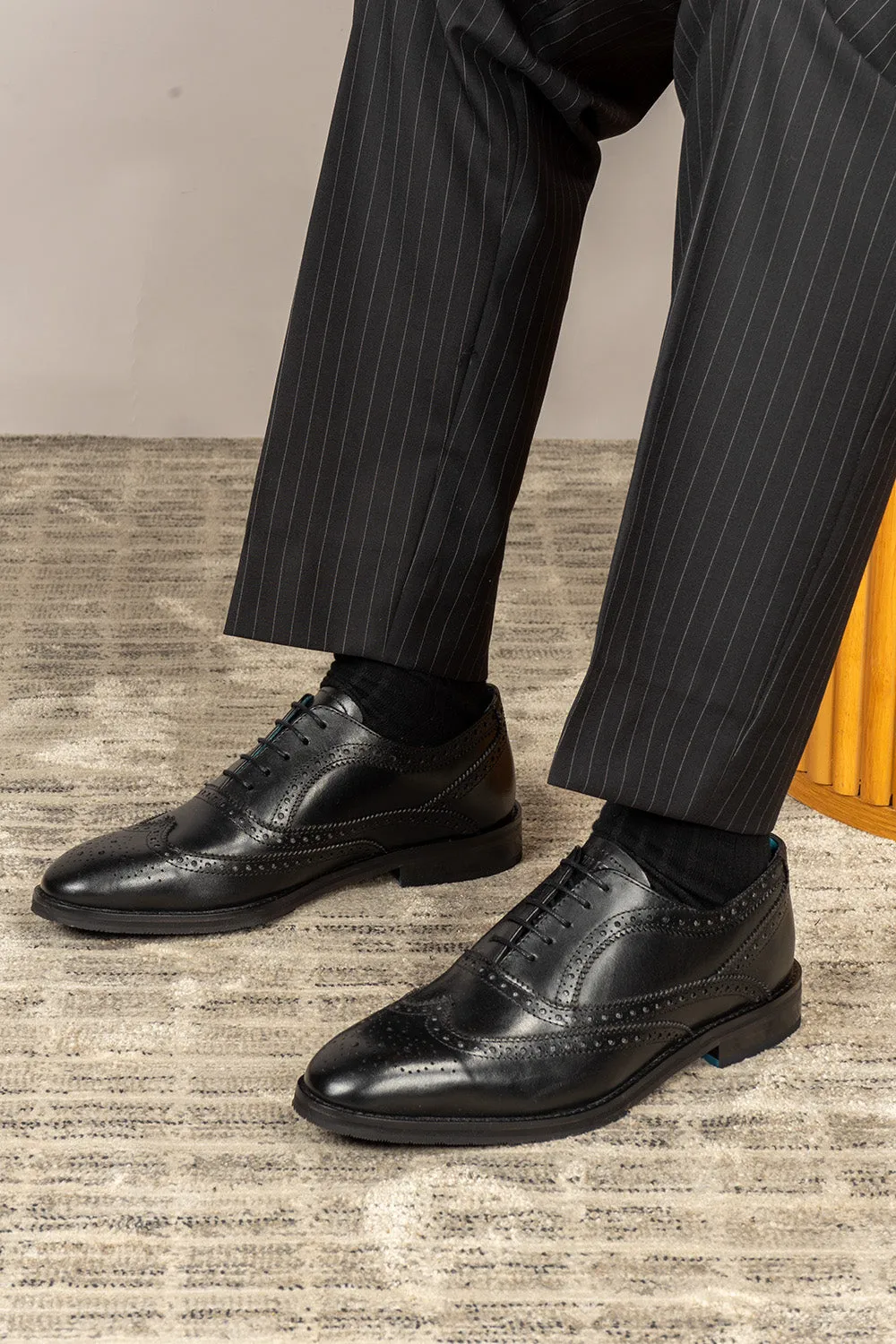 Top Edge Stokes Black