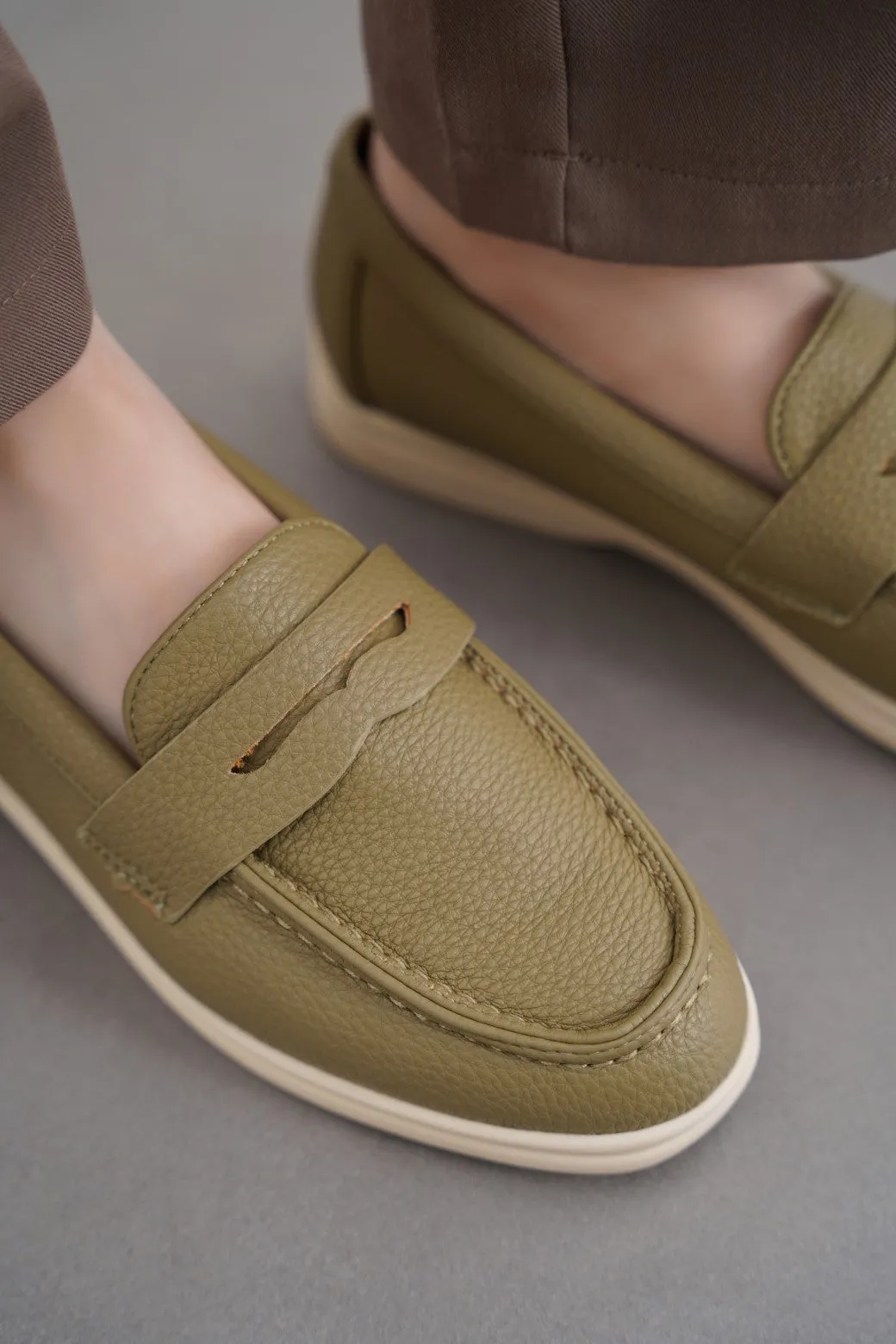 CLOUD MAMA LOAFERS Urban breathability