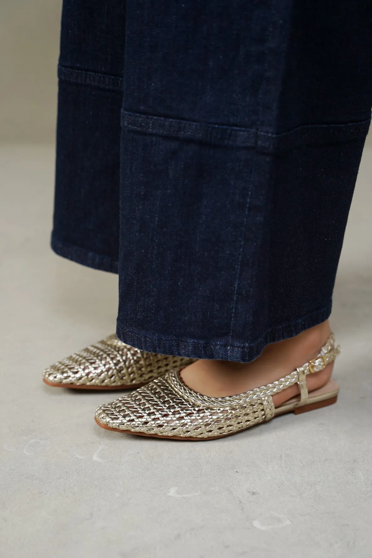 Pilates practitioners' flexibility Natural Foot Shape WEAVE SLINGBACKS