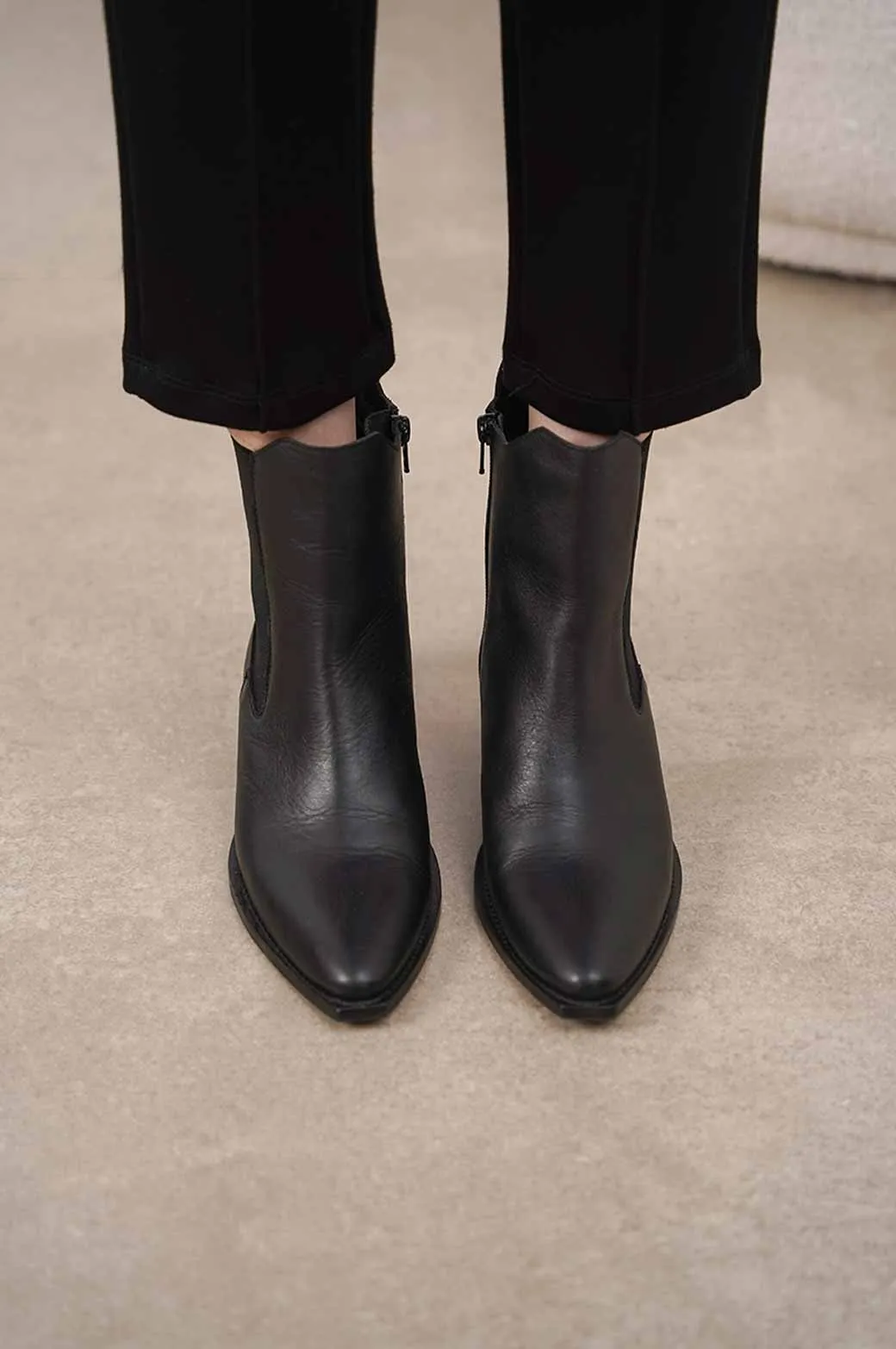 Durable Rubber representative LEATHER COWBOY BOOTS