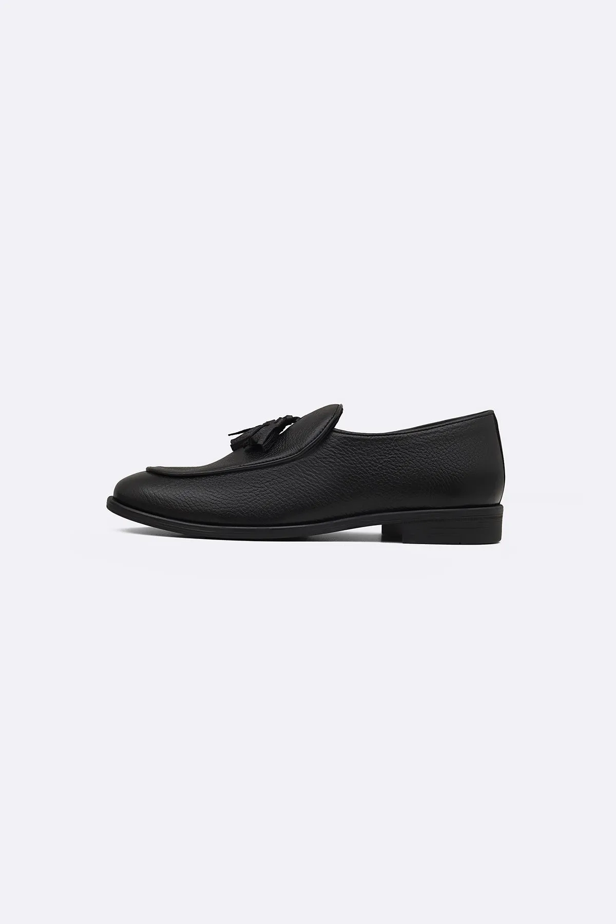 GRAINED LEATHER TASSEL LOAFERS weekend
