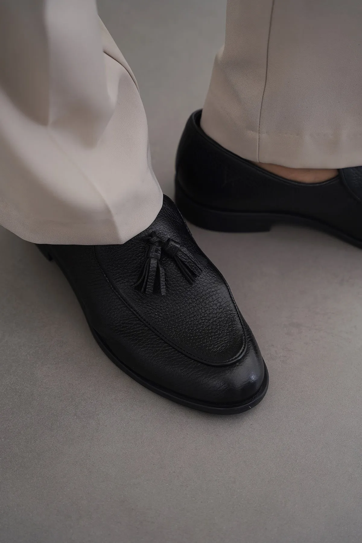 least affordable GRAINED LEATHER TASSEL LOAFERS