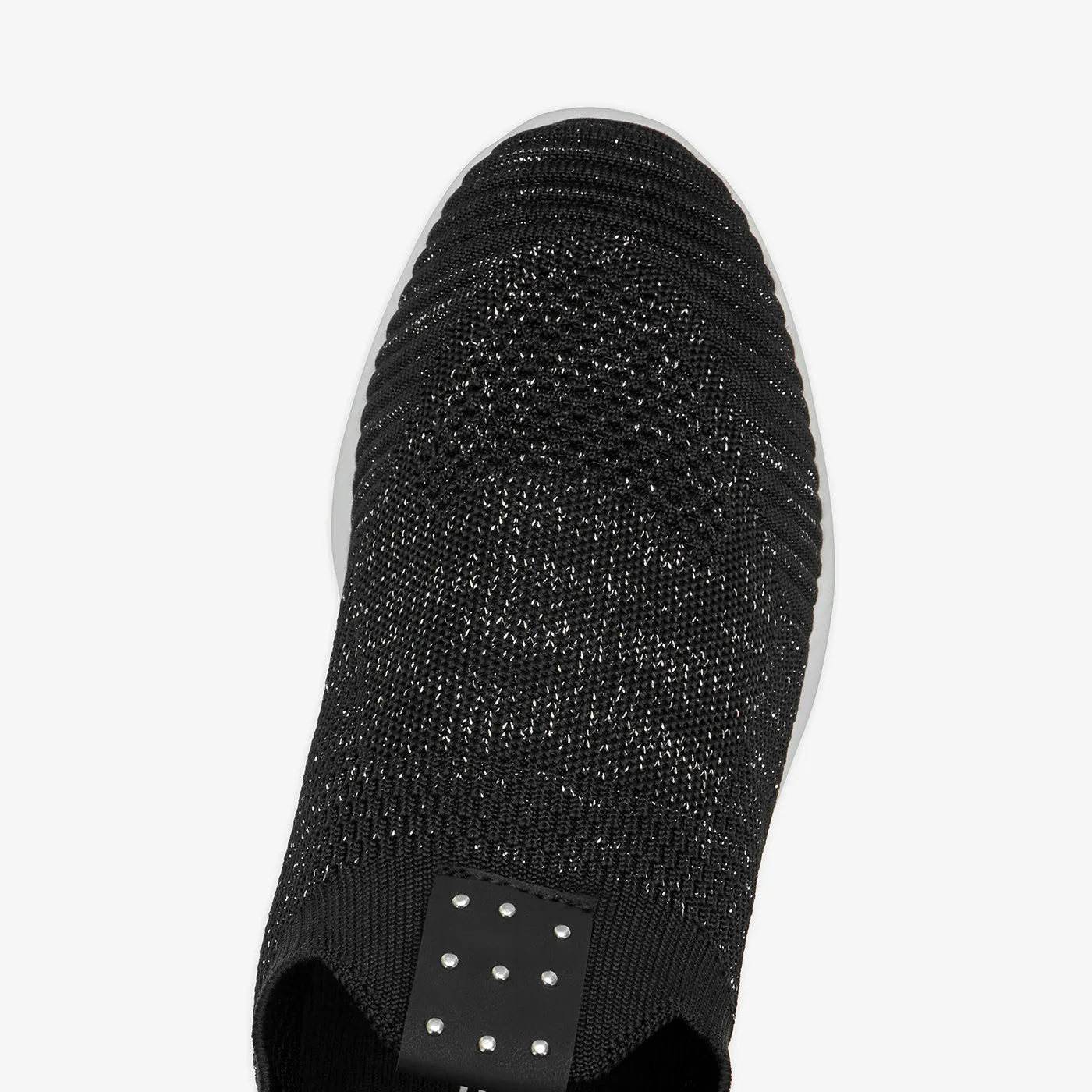 Women's Slip-On Sneakers Crowd Ready Slim Frame