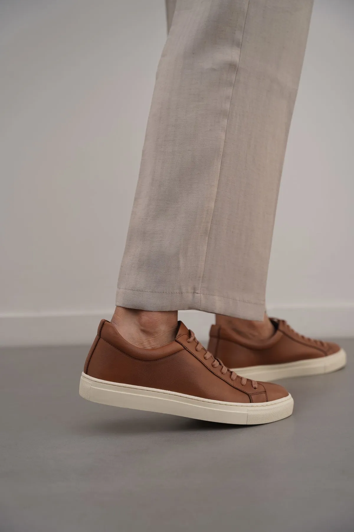 LEATHER SNEAKERS Shock Diffusing